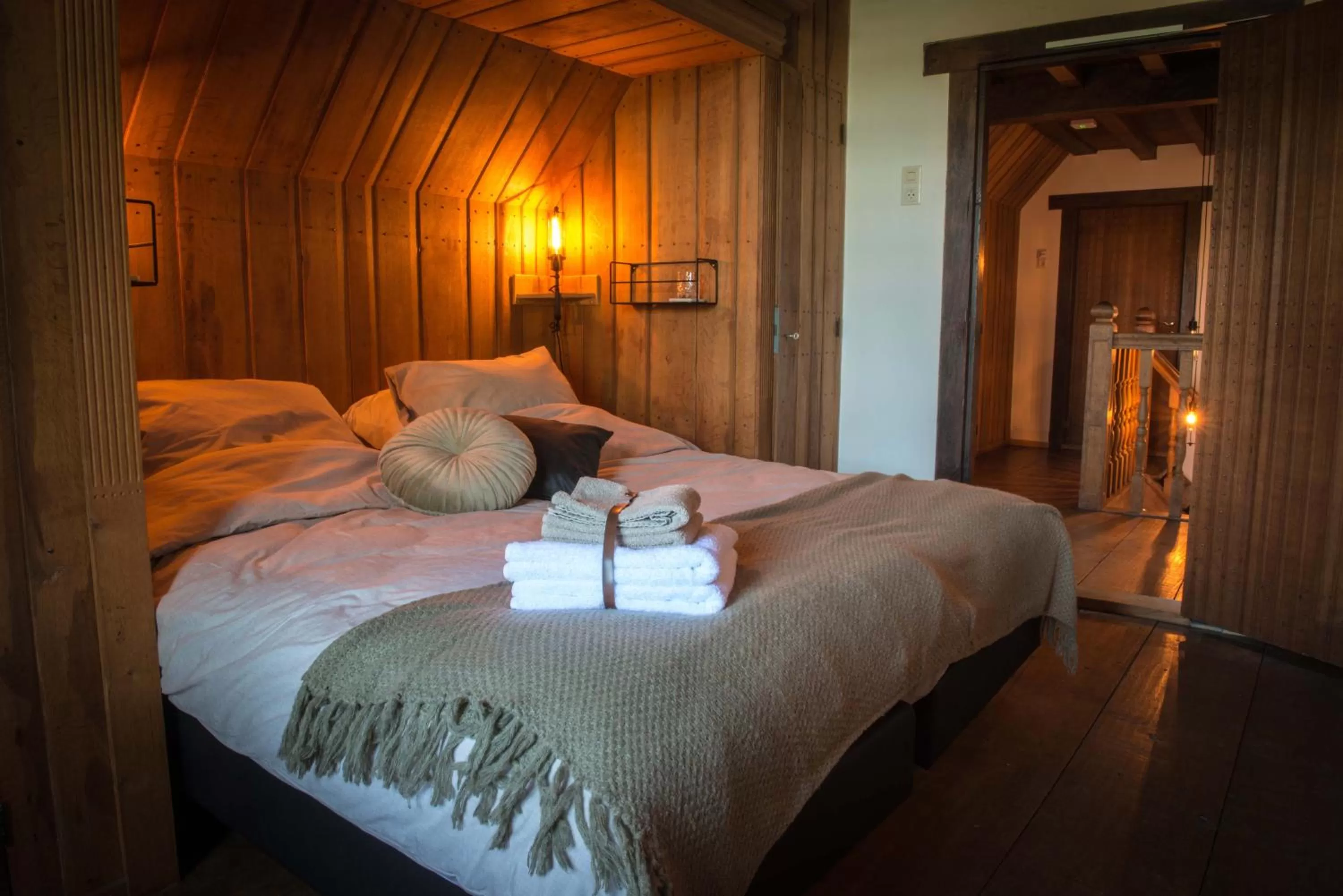 Bedroom, Bed in B&B kasteel Ammersoyen