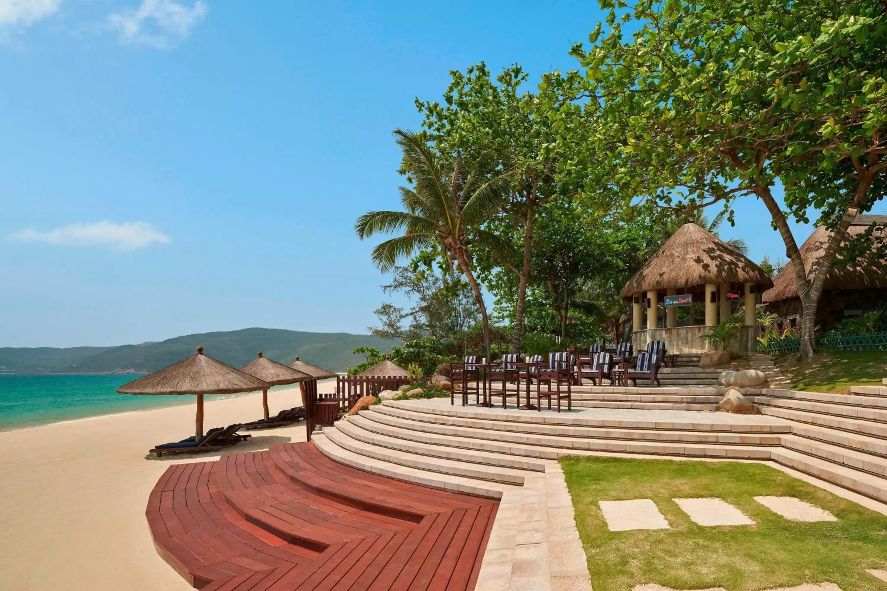 Beach, Swimming Pool in Sheraton Sanya Yalong Bay Resort