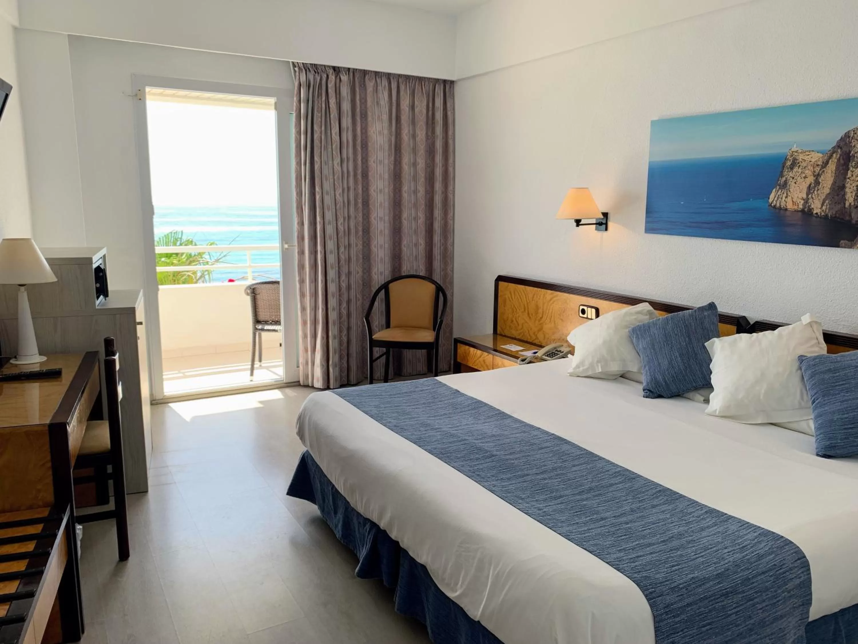 Bed in Hotel Voramar