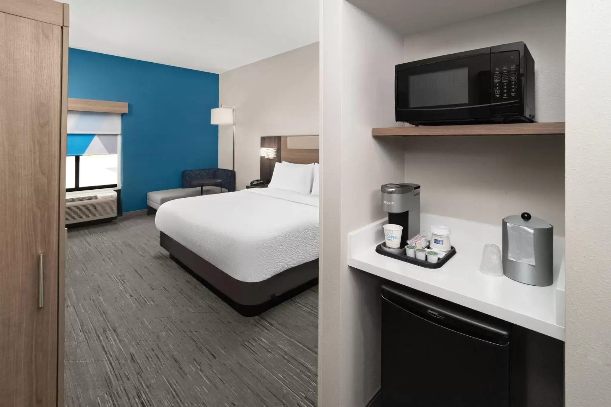 Standard King Room - Communications Accessible in Holiday Inn Express - Hattiesburg West - Univ Area Standard King Room - Communications Accessible in Holiday Inn Express - Hattiesburg West - Univ Area