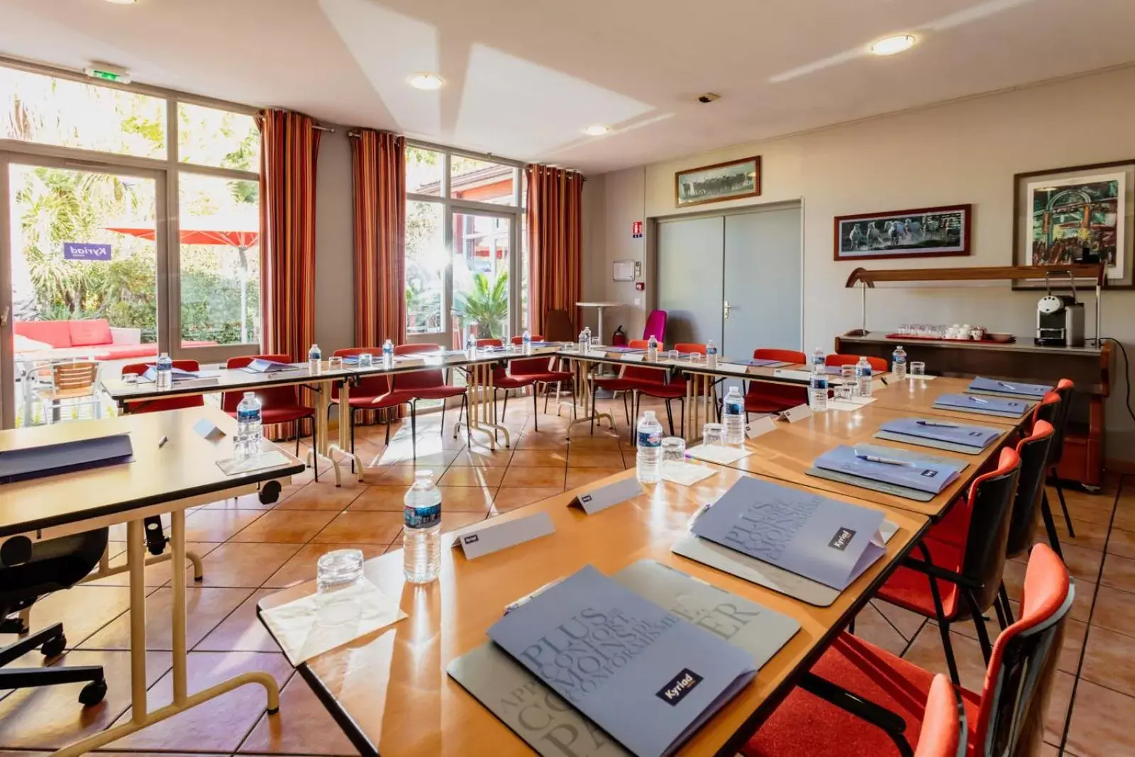 Meeting/conference room, Restaurant/Places to Eat in Kyriad Nîmes Ouest A9