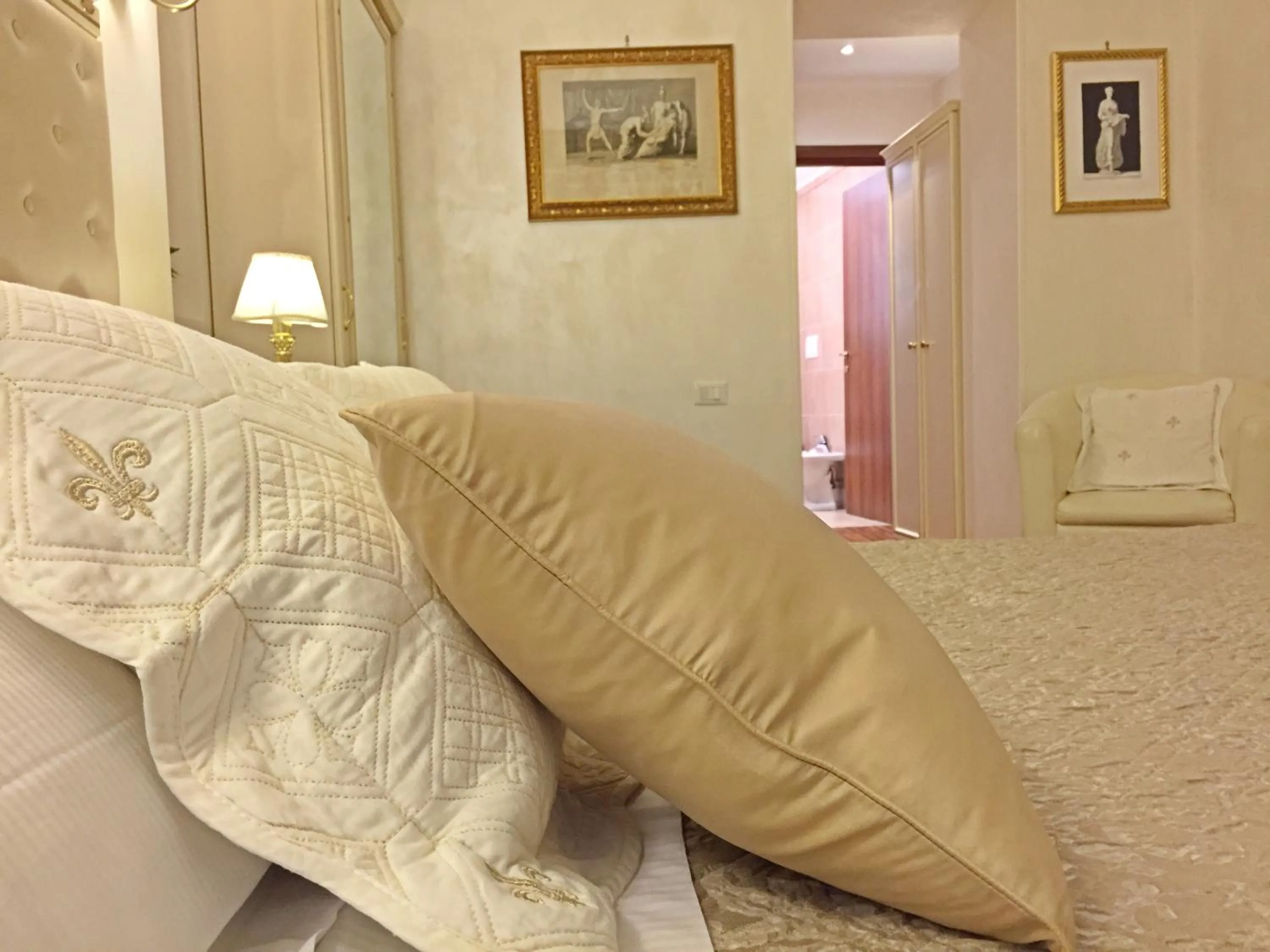 Photo of the whole room, Bed in Locanda Navona