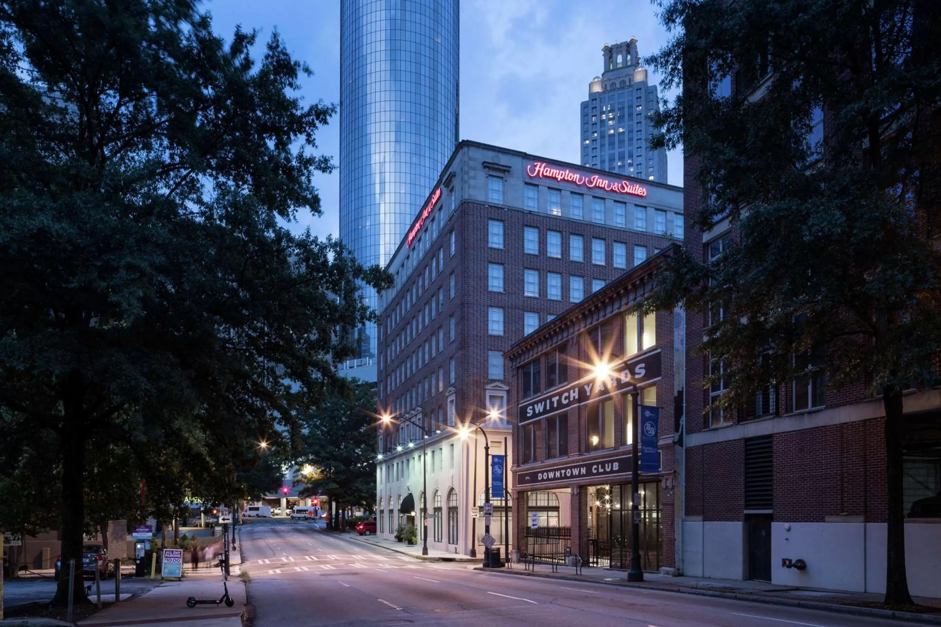Property building in Hampton Inn & Suites Atlanta-Downtown