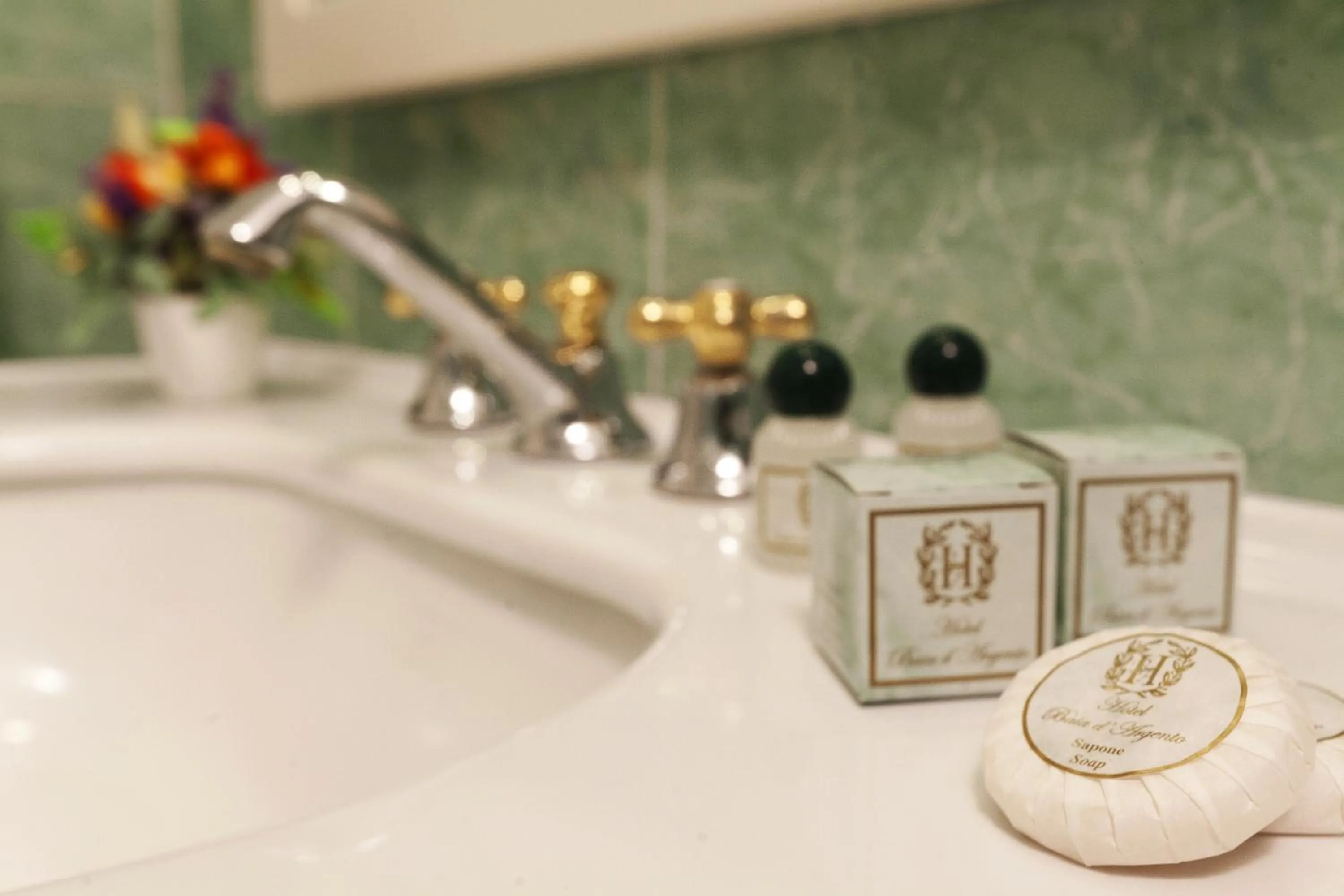 Decorative detail in Baia D'Argento