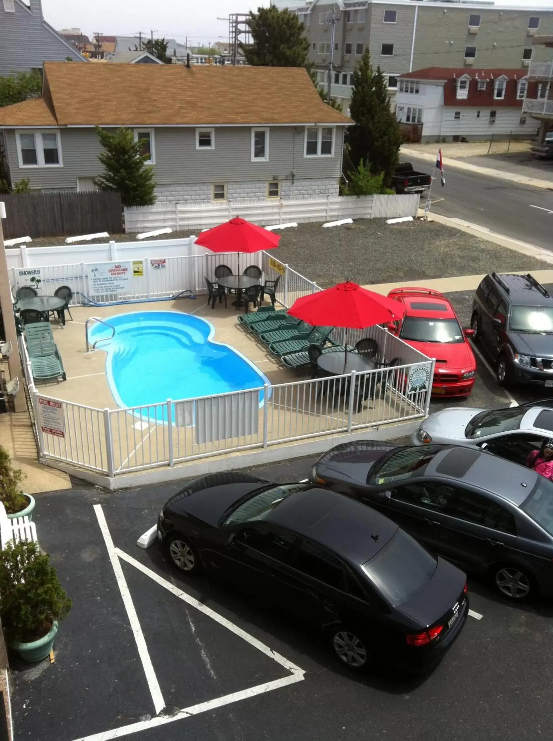 Swimming pool, Pool View in Bay Breeze Motel