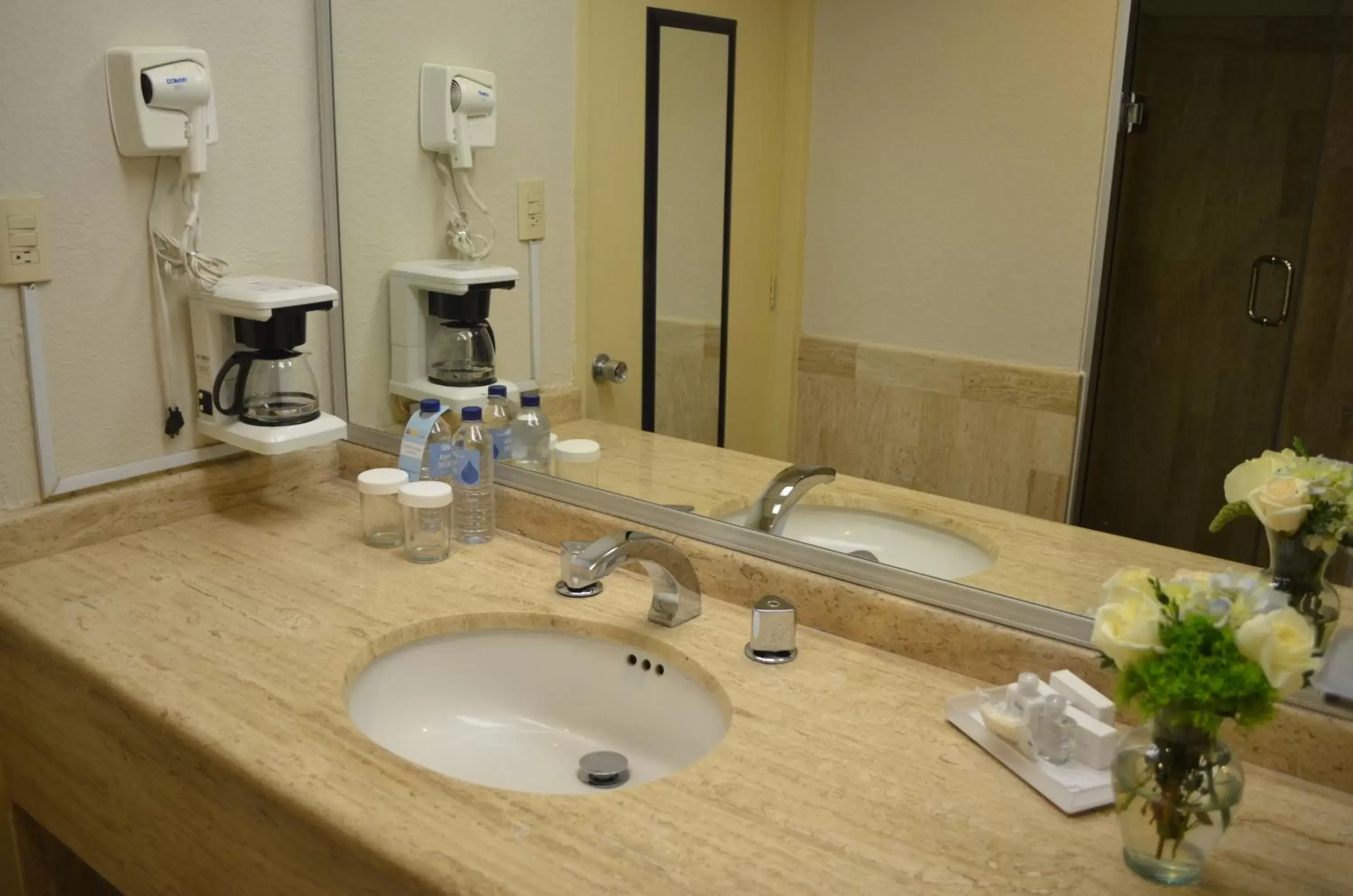 Bathroom in Hotel San Marcos Grand