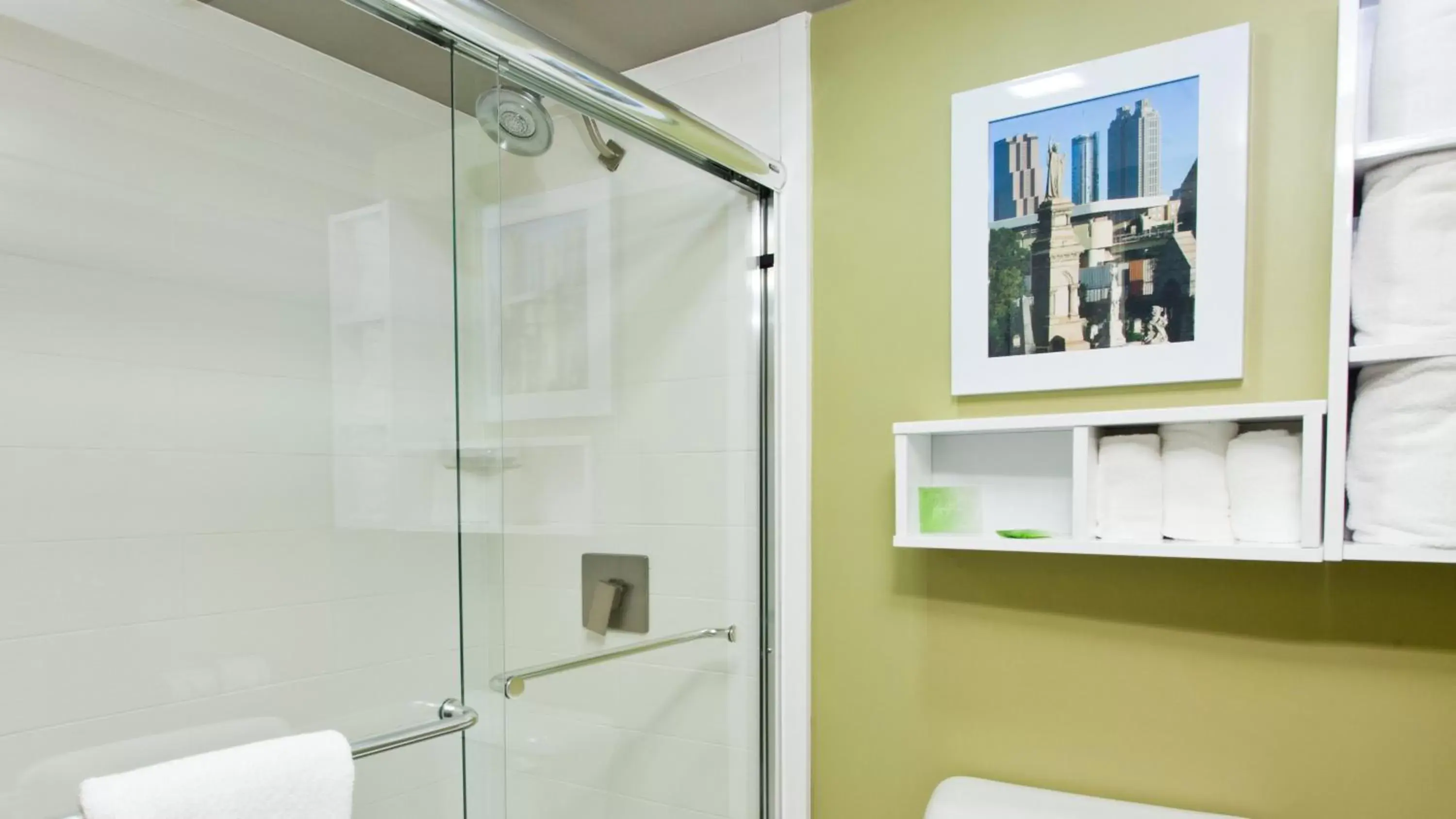 Photo of the whole room, Bathroom in Holiday Inn Express Atlanta NW - Galleria Area, an IHG Hotel