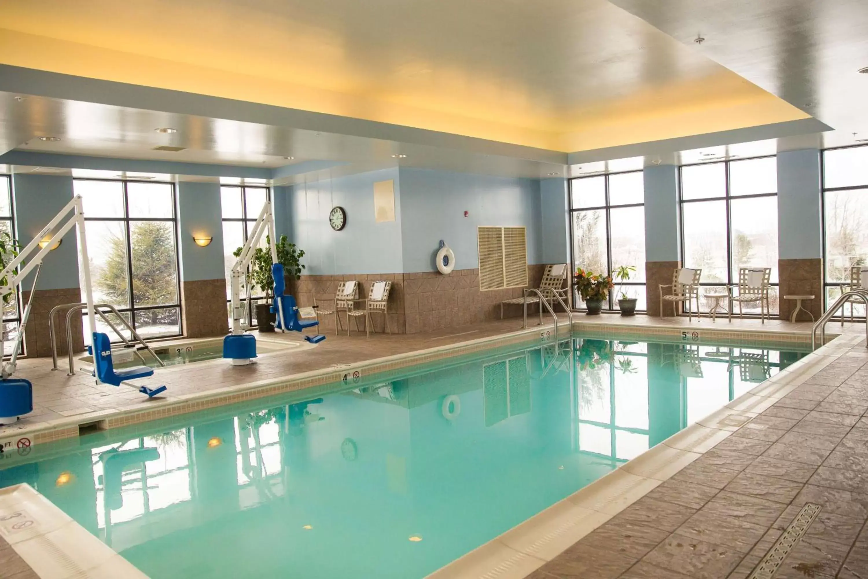Pool view, Swimming Pool in Hampton Inn & Suites Blairsville