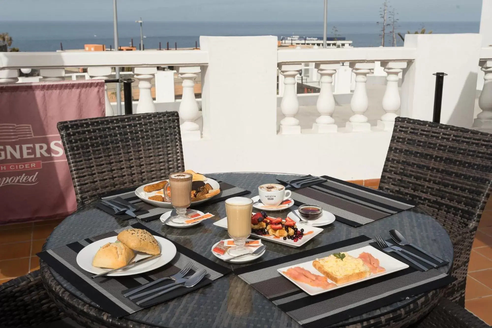Continental breakfast in El Marques Palace by Intercorp Group