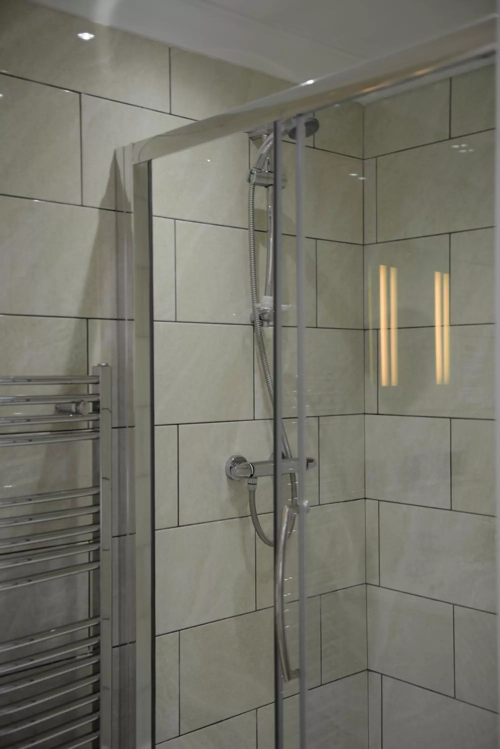 Shower, Bathroom in Queen Phillippa