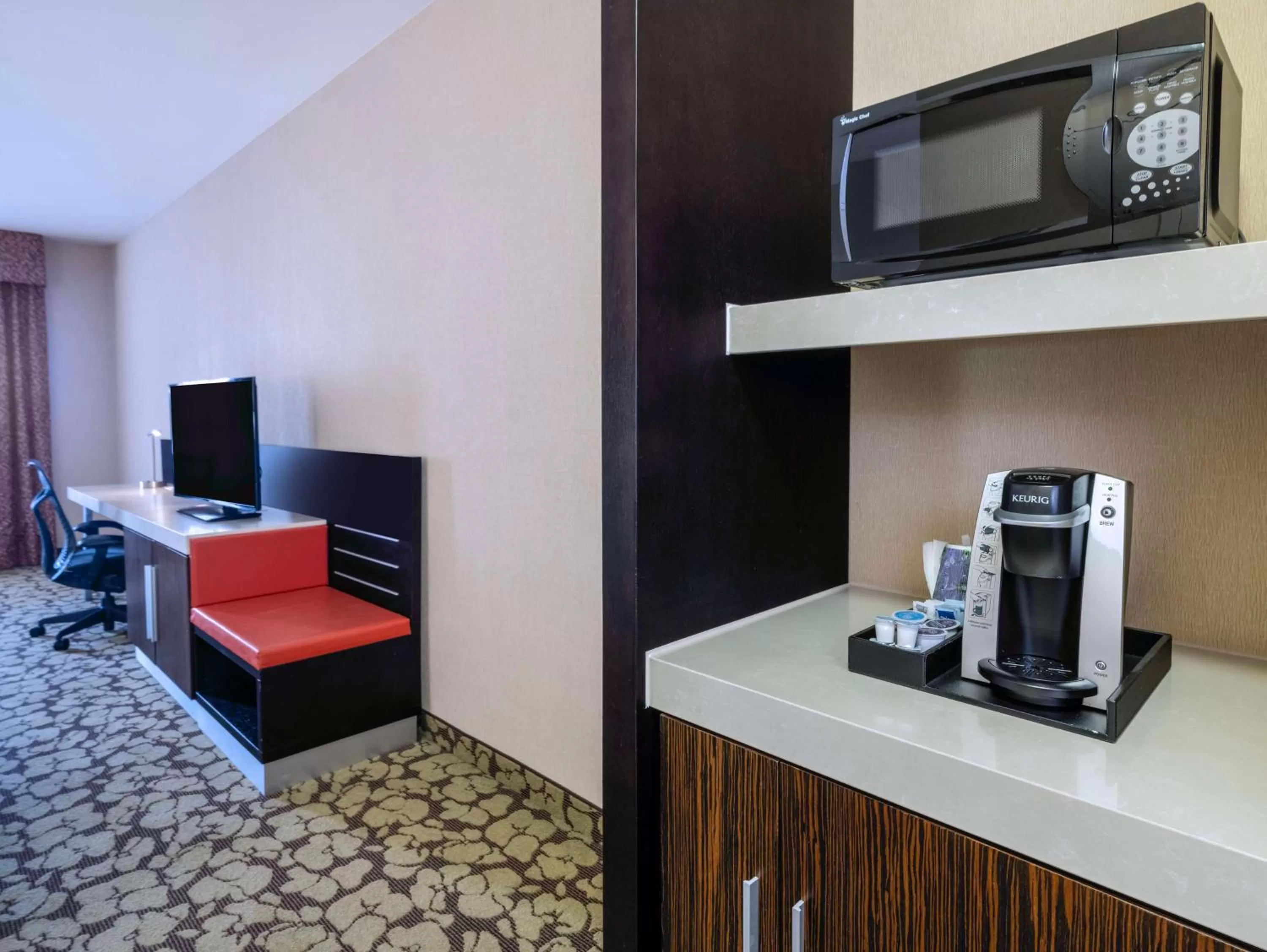 Junior Queen Suite in Hilton Garden Inn Las Vegas Strip South