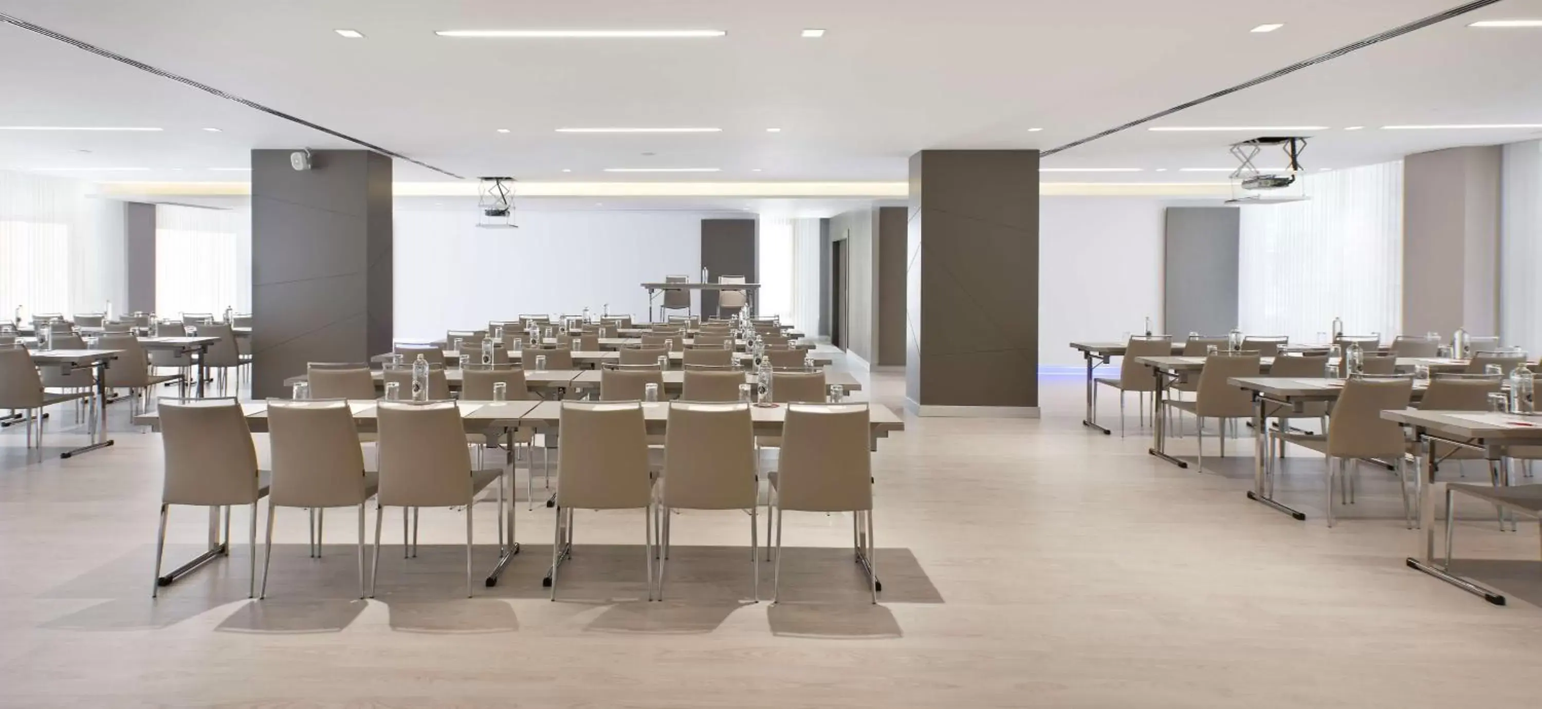 Meeting/conference room, Restaurant/Places to Eat in NH Collection San Sebastián Aranzazu