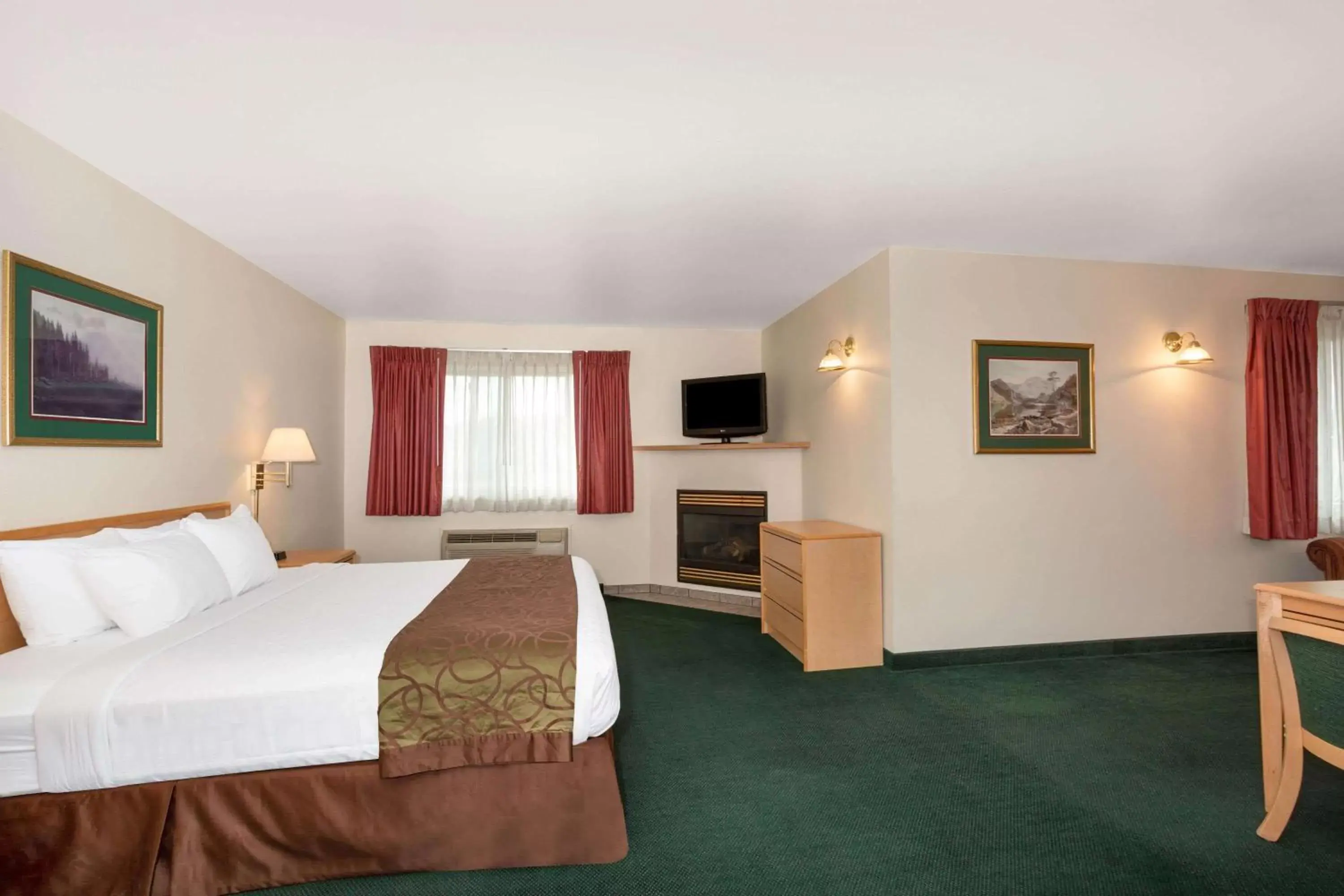 Photo of the whole room, Bed in Inn at Lander, Travelodge by Wyndham Photo of the whole room, Bed in Inn at Lander, Travelodge by Wyndham