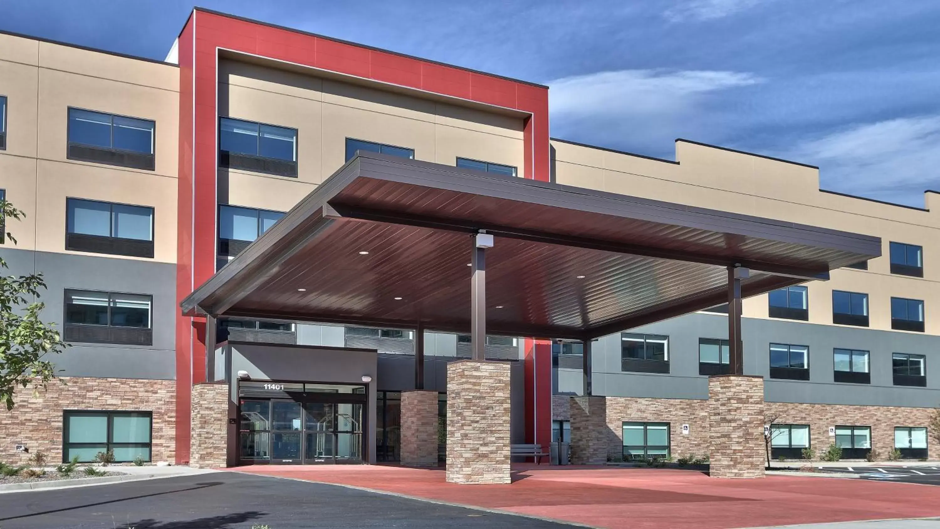 Property Building in Holiday Inn Express & Suites Broomfield, an IHG Hotel