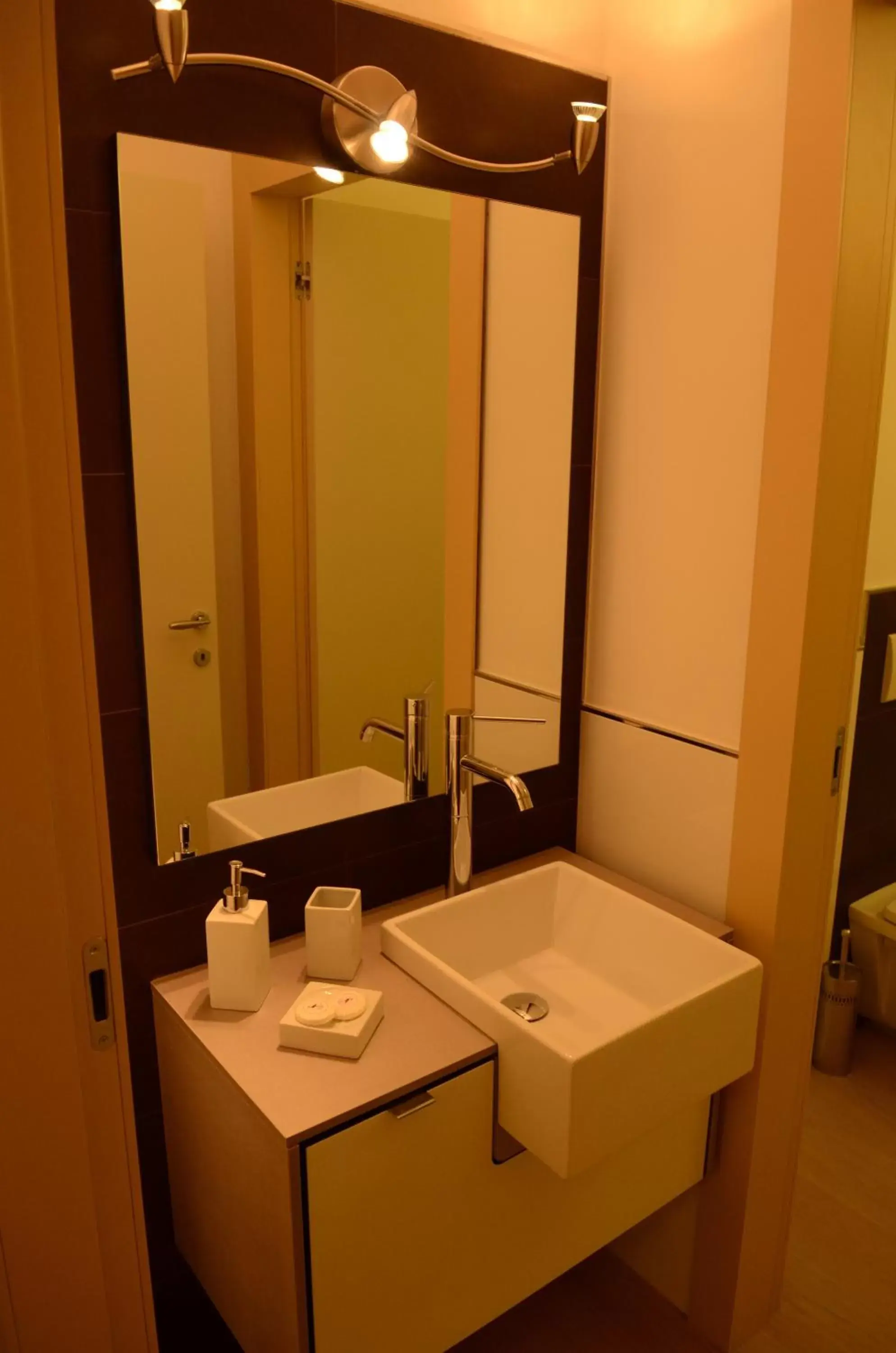 Bathroom in Di Sabatino Resort - Suite Apartments & Spa