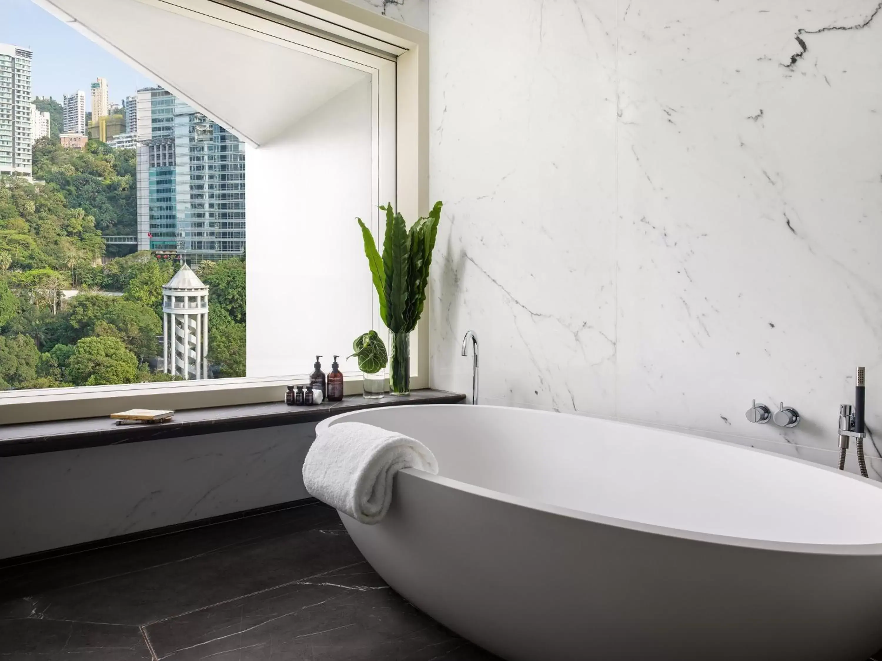 Bathroom in The Murray, Hong Kong, a Niccolo Hotel