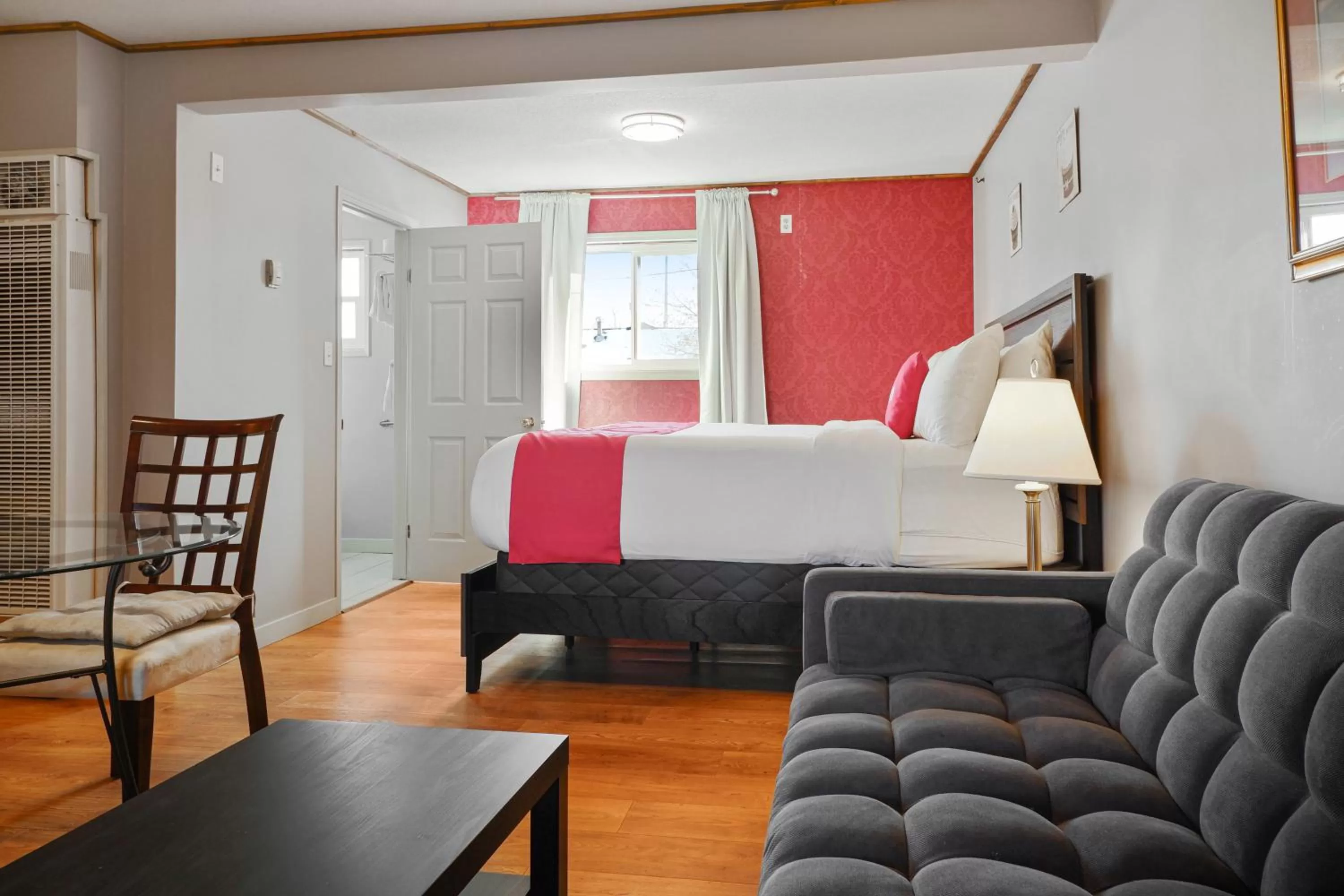 Bedroom in Hotel Bethel - Fort MacLeod, AB