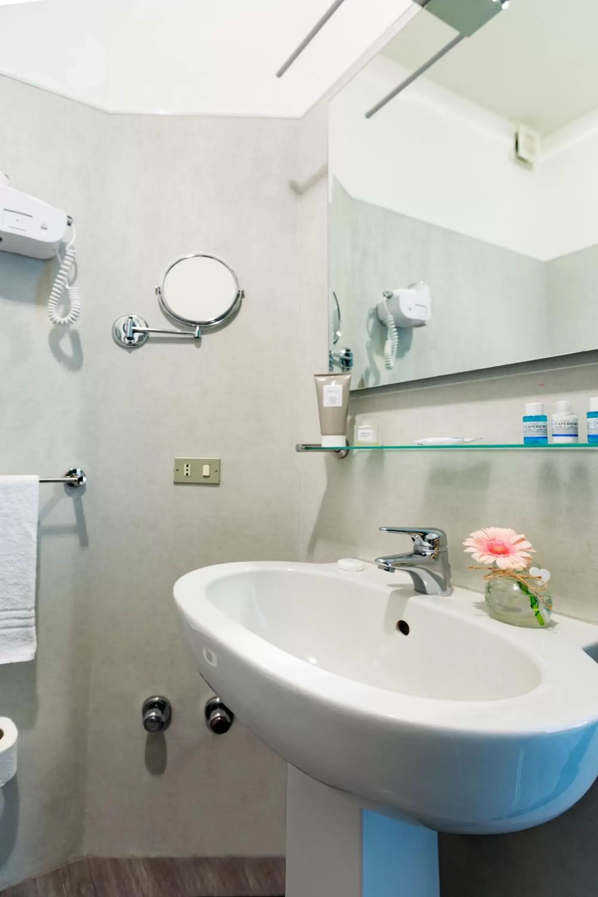 Bathroom in Hotel Oleggio Malpensa