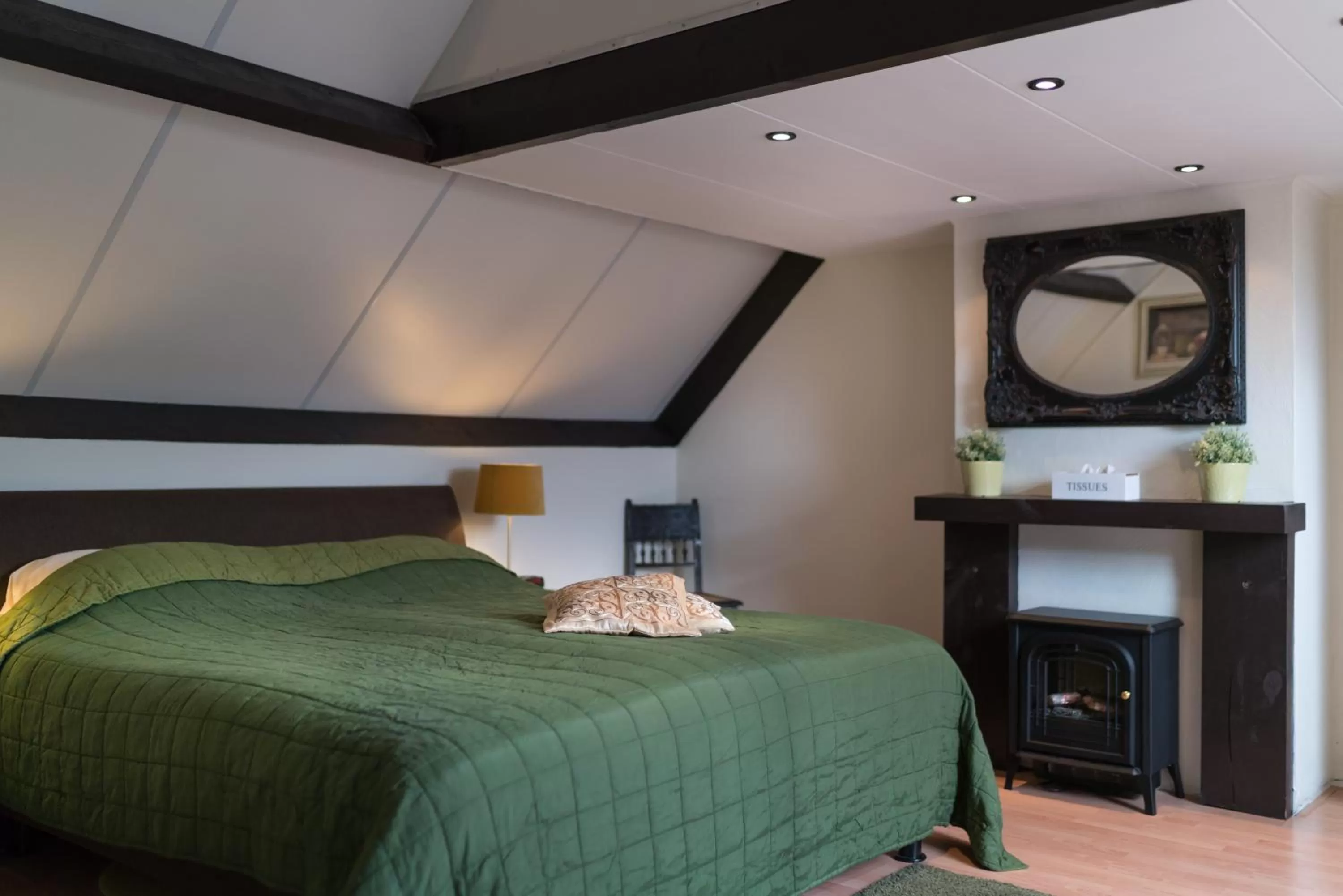 Photo of the whole room, Bed in Gasterij de Poort