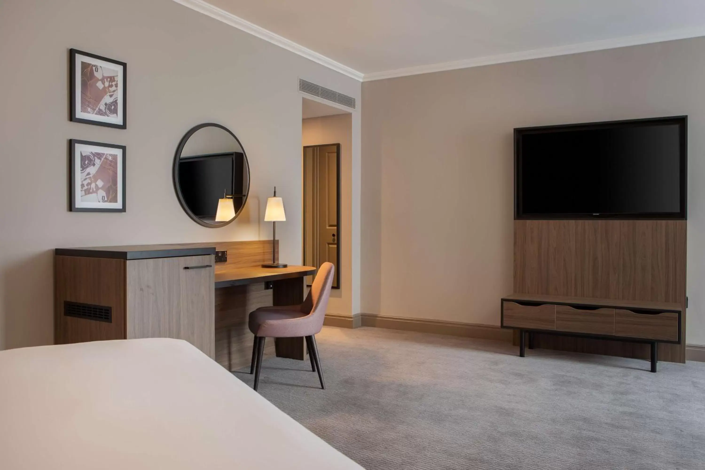 Bedroom, Bed in DoubleTree by Hilton Dartford Bridge Bedroom, Bed in DoubleTree by Hilton Dartford Bridge