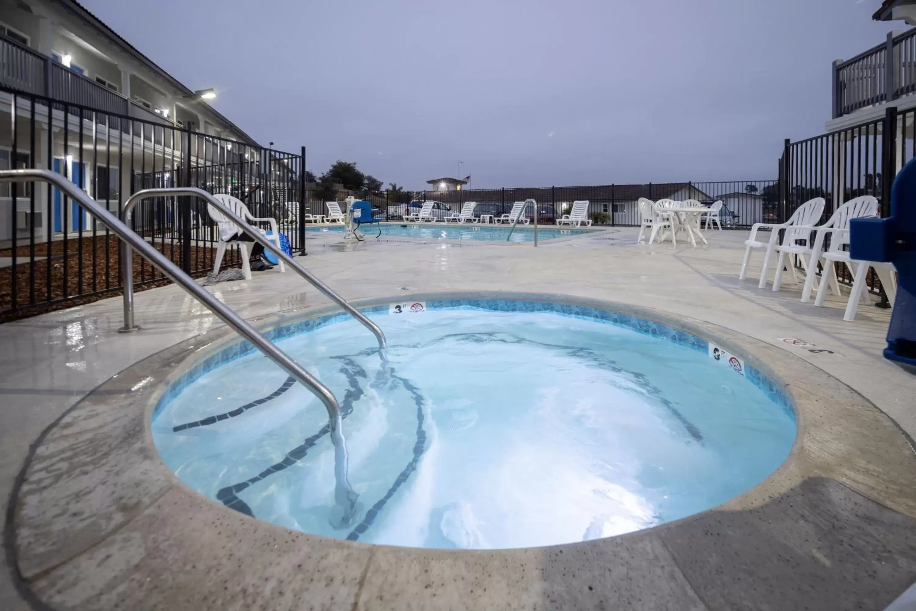 Swimming Pool in Pismo View Inn