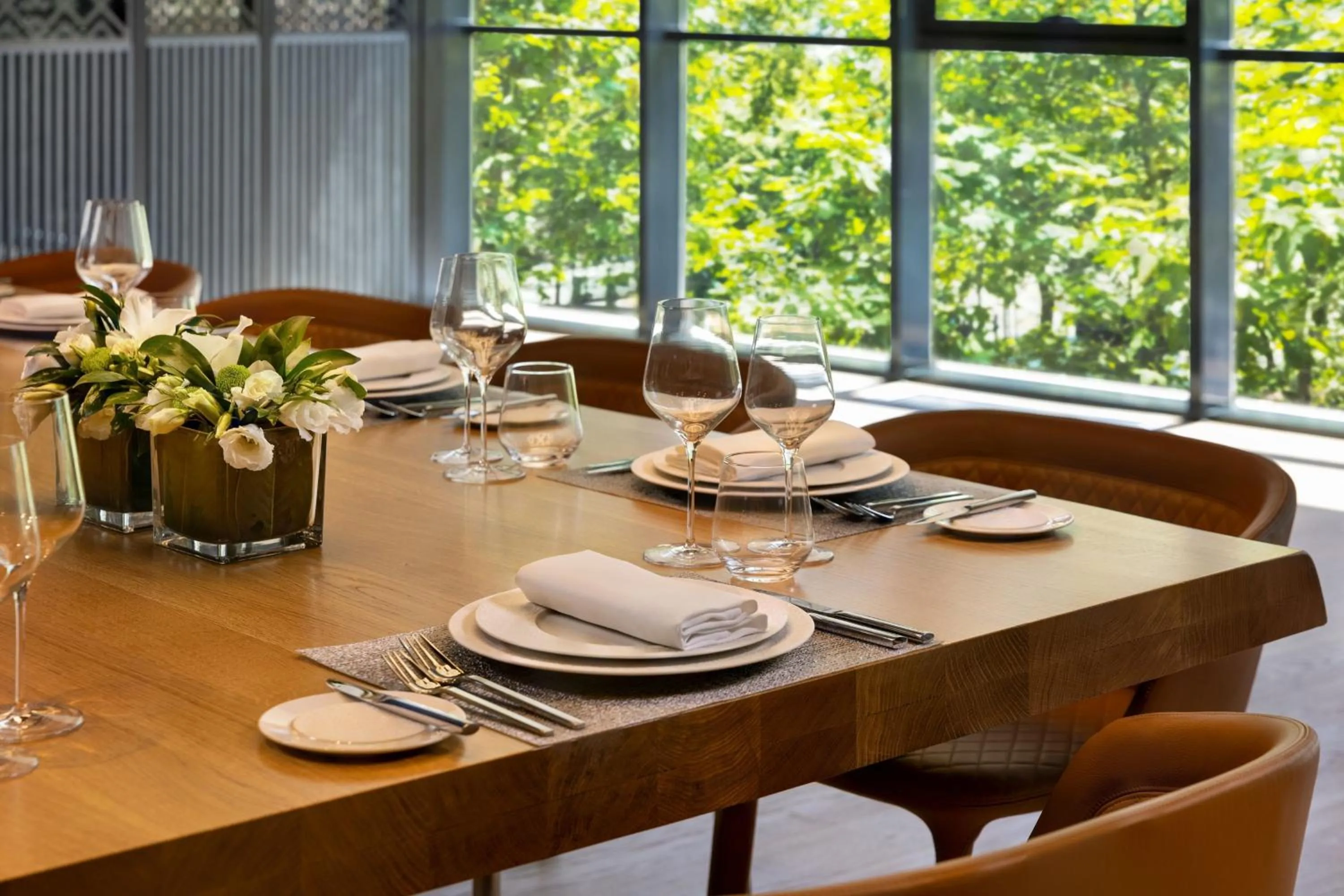 Restaurant/places to eat in Paragraph Freedom Square, a Luxury Collection Hotel, Tbilisi