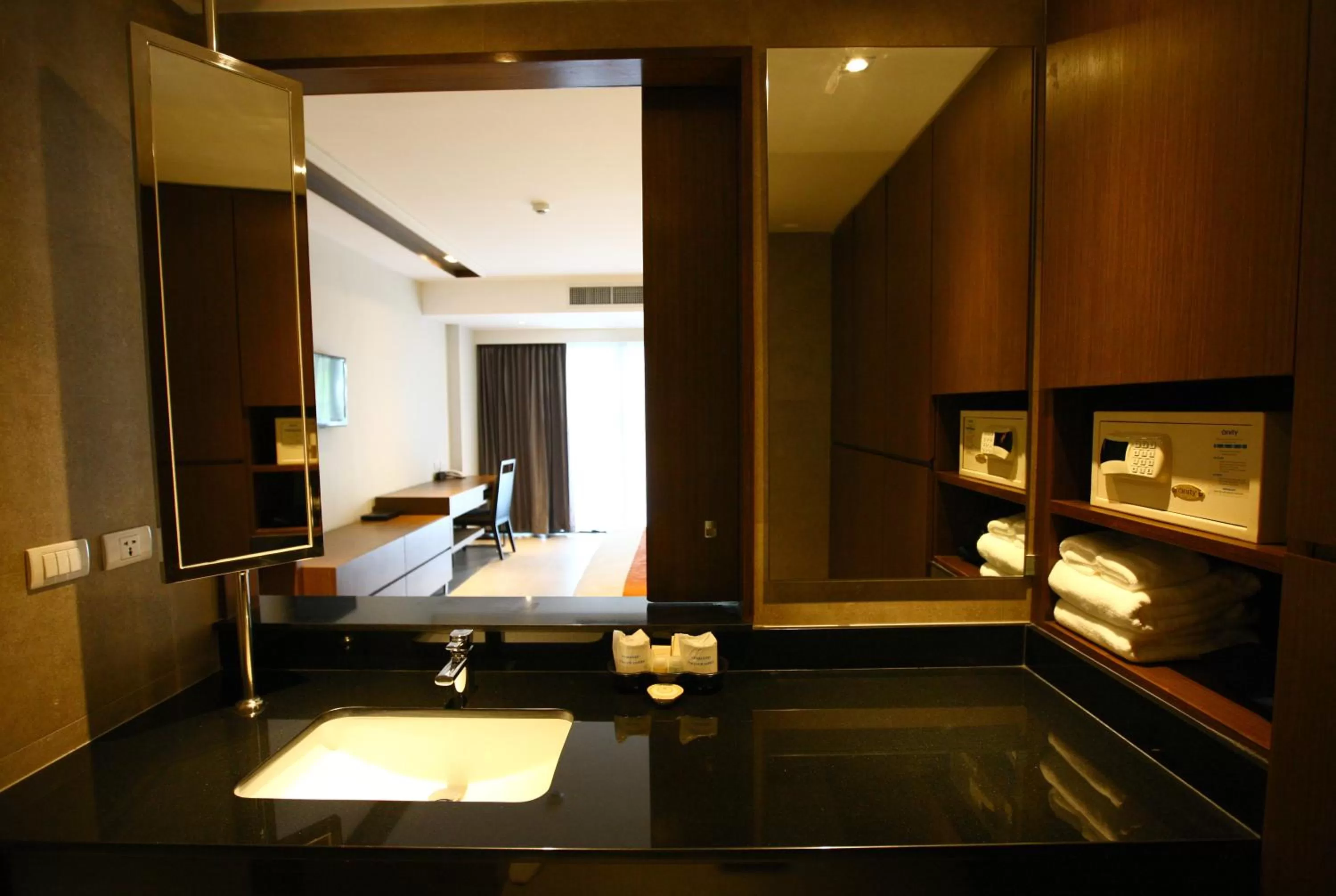 Bathroom in Season Five Hotel