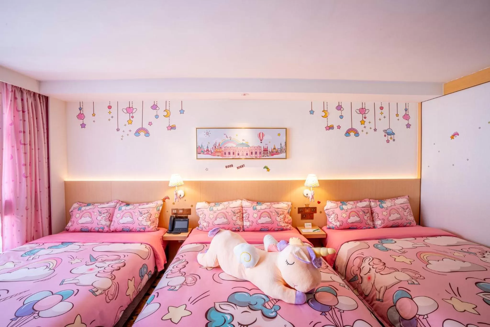 Photo of the whole room, Bed in Holiday Inn Golden Mile by IHG