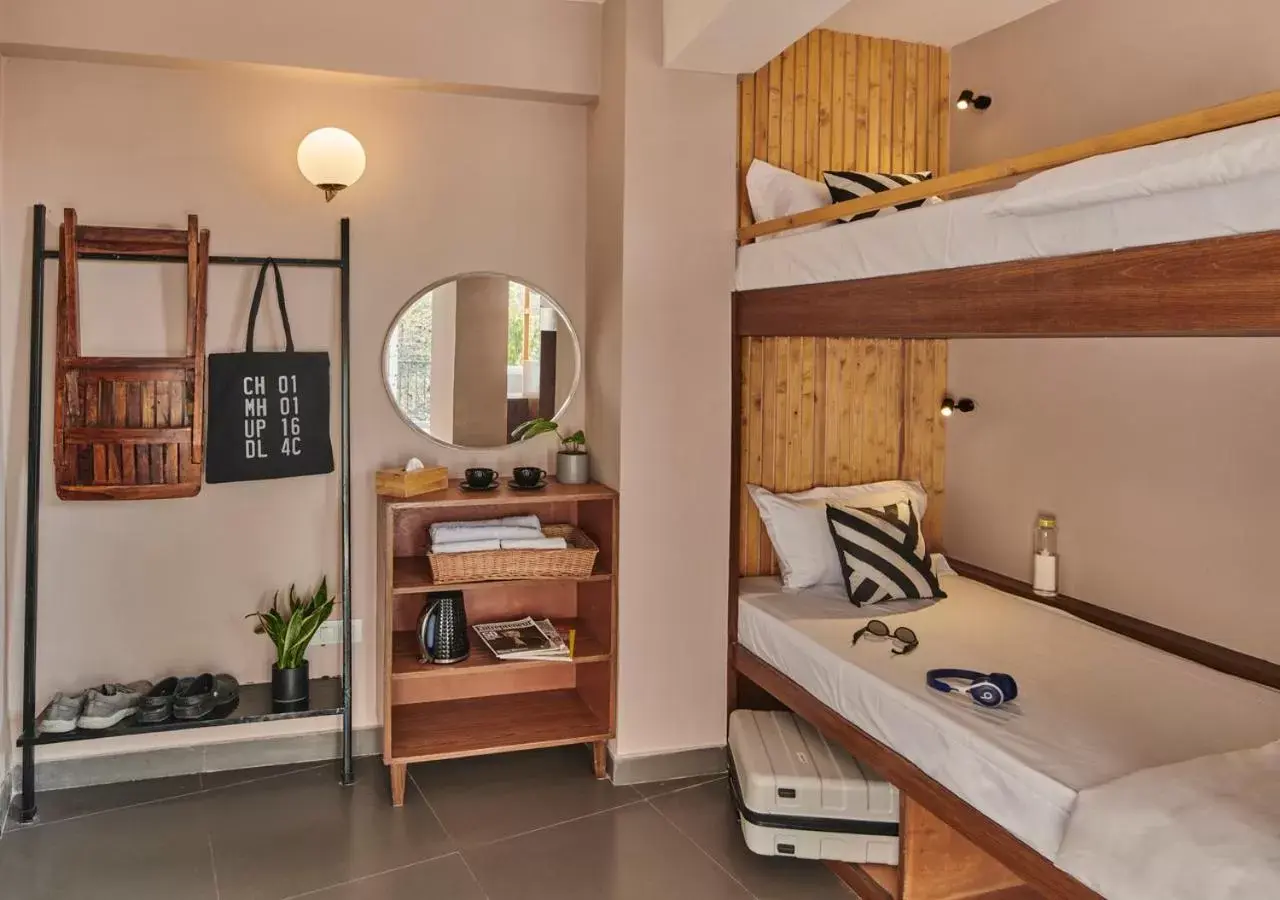 Twin Room with Balcony in Minimalist Poshtel & Suites Twin Room with Balcony in Minimalist Poshtel & Suites