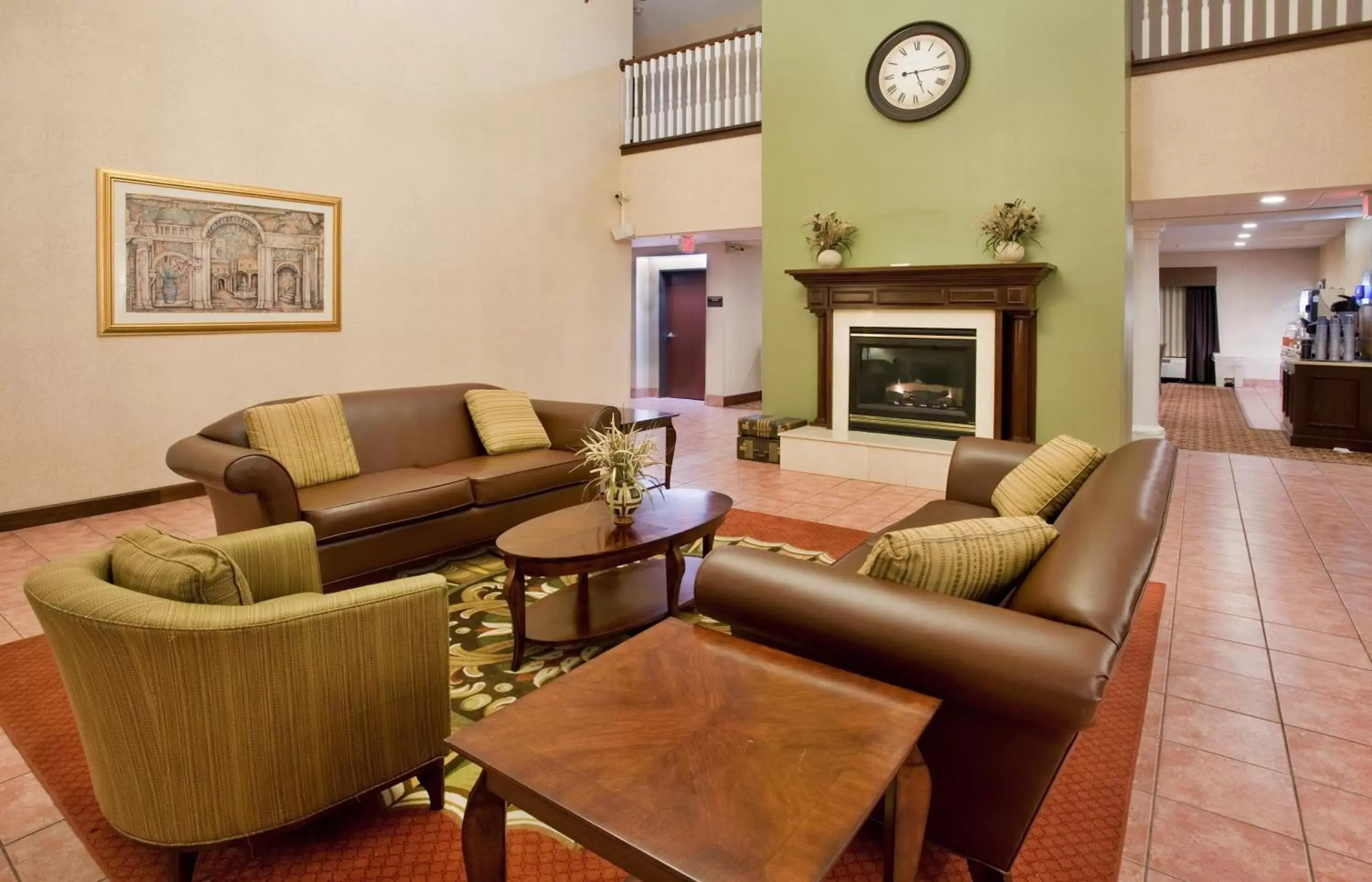 Lobby or reception, Seating Area in Seasons Inn & Suites Highland