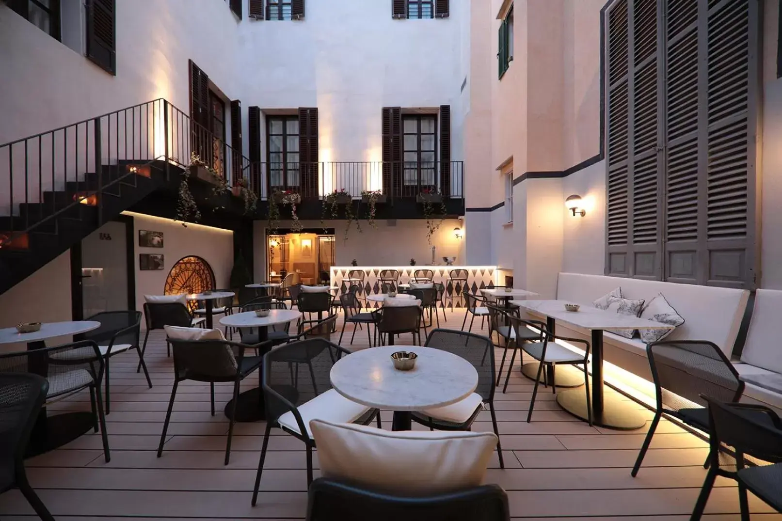 Lounge or bar, Restaurant/Places to Eat in Summum Prime Boutique Hotel