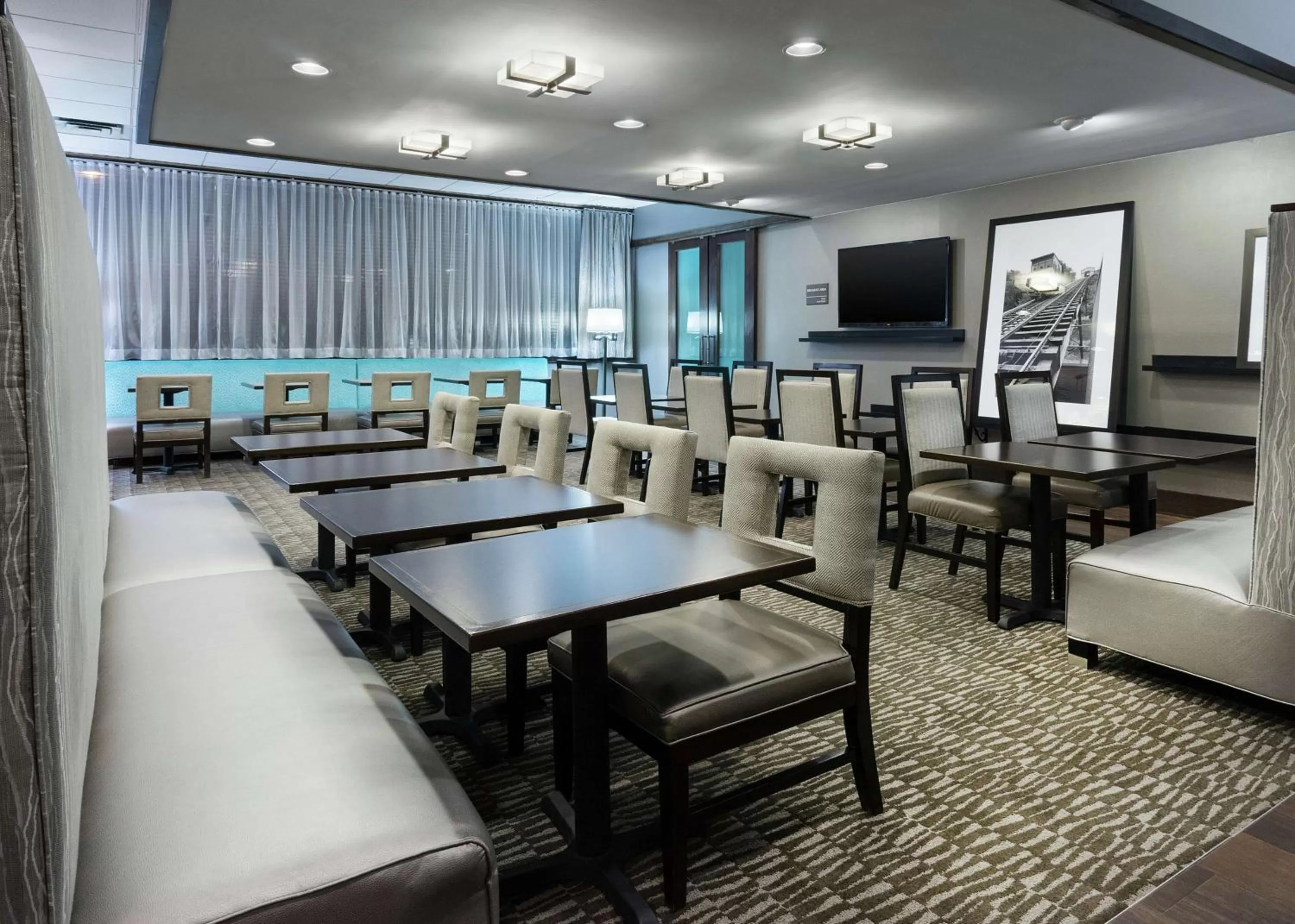 Breakfast in Hampton Inn Pittsburgh University Medical Center