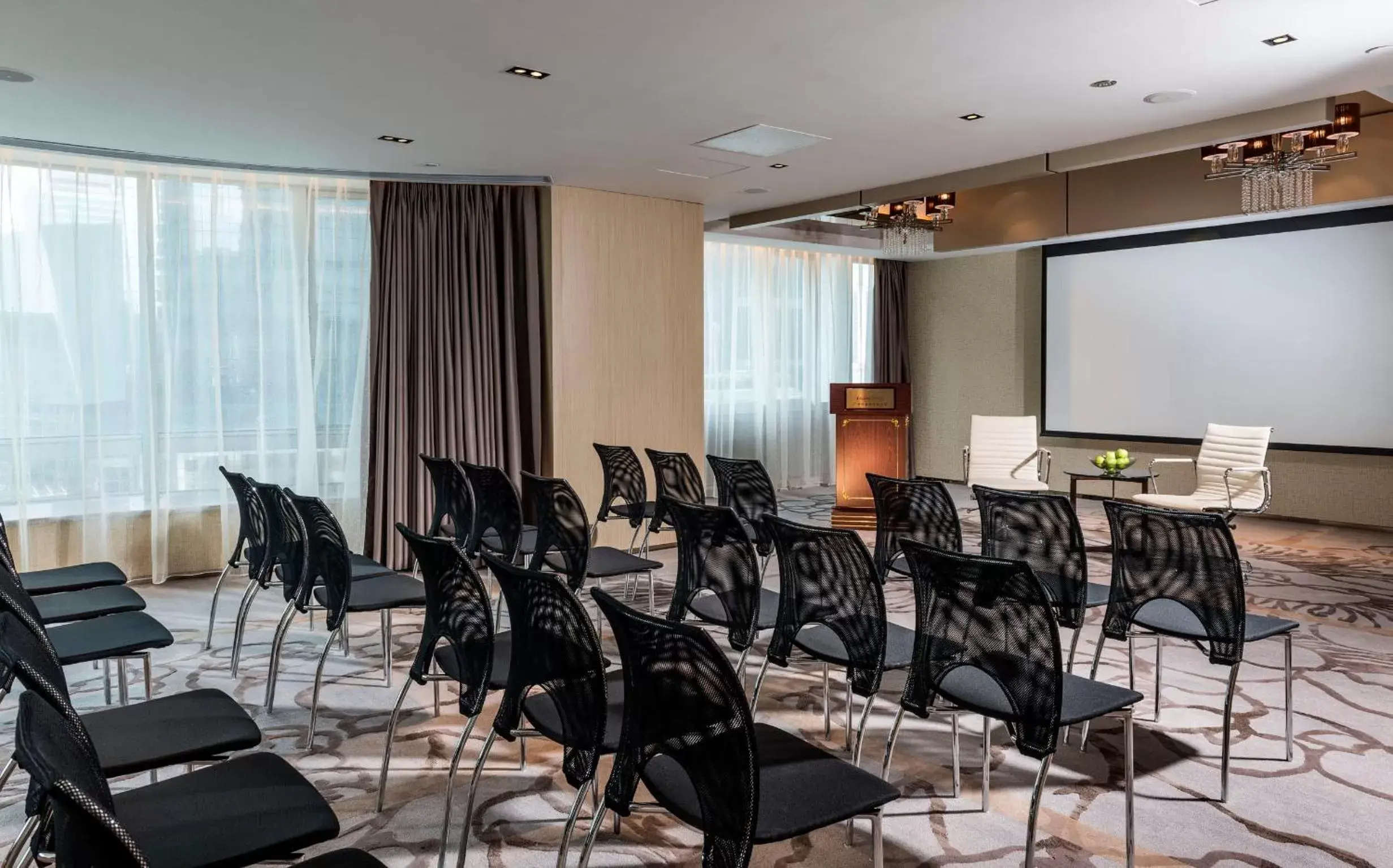 Business facilities in Fraser Suites Guangzhou