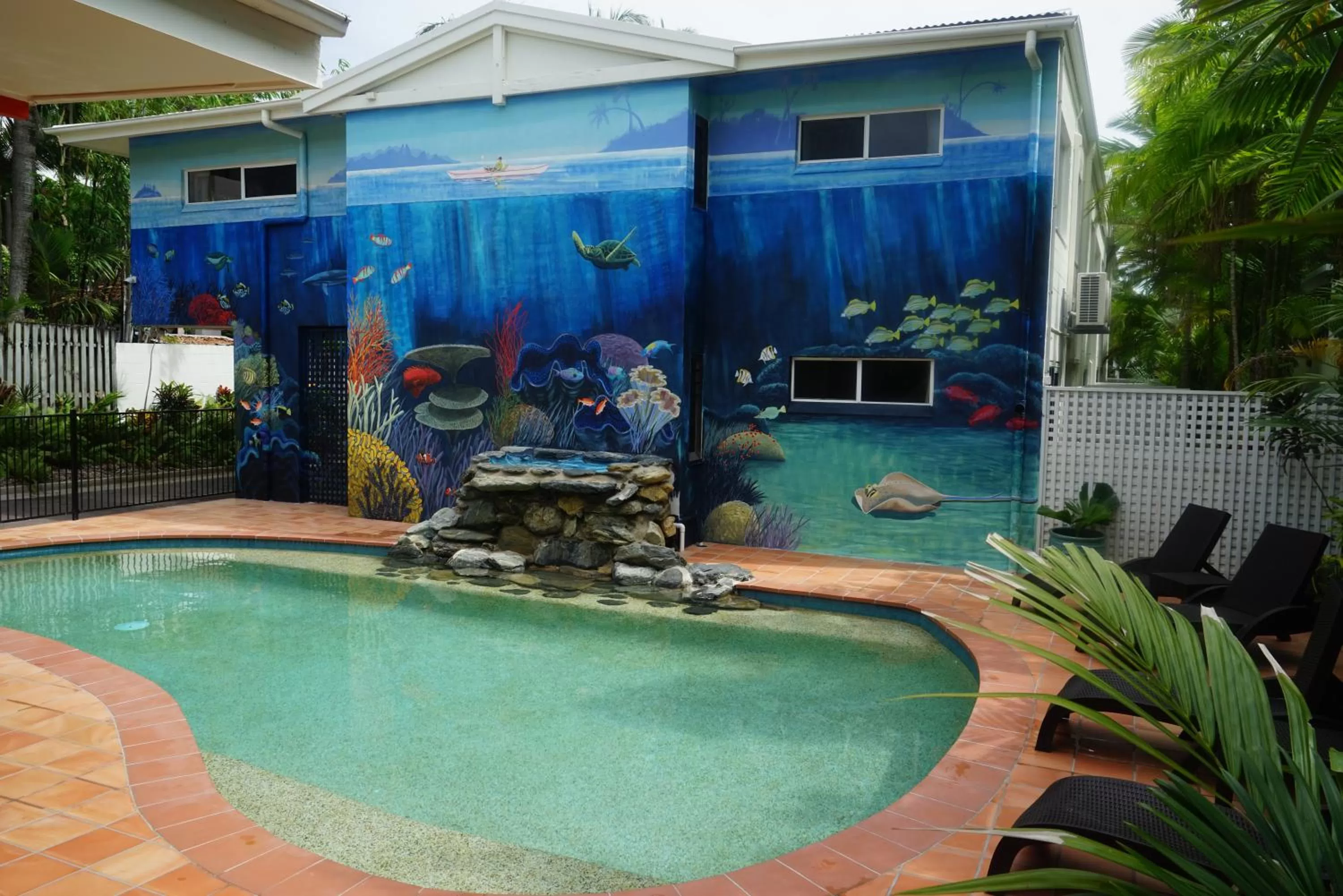 Swimming pool in Port Douglas Motel