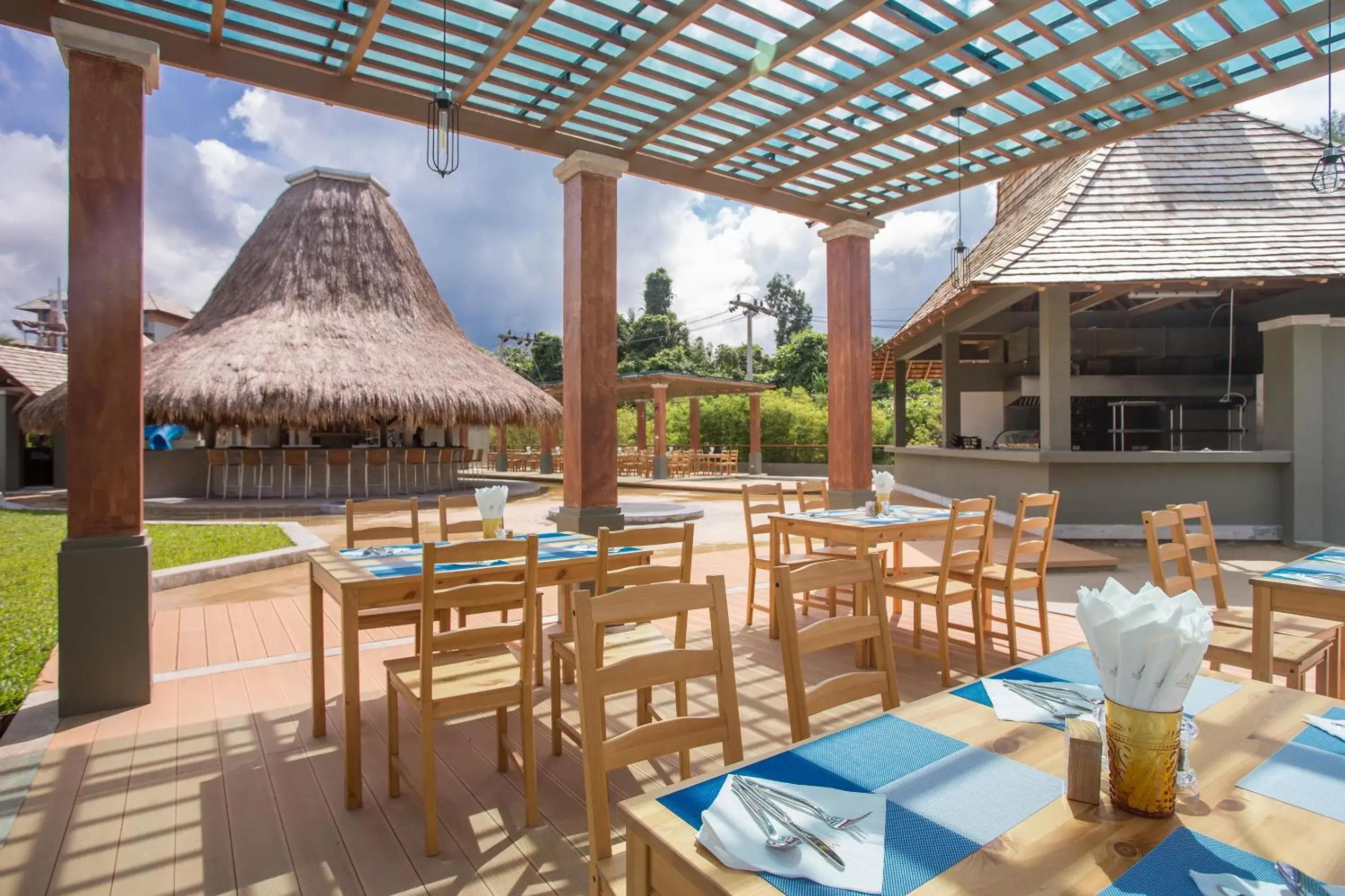 Lounge or bar, Restaurant/Places to Eat in Mai Khaolak Beach Resort & Spa - TUIBLUE Mai Khaolak