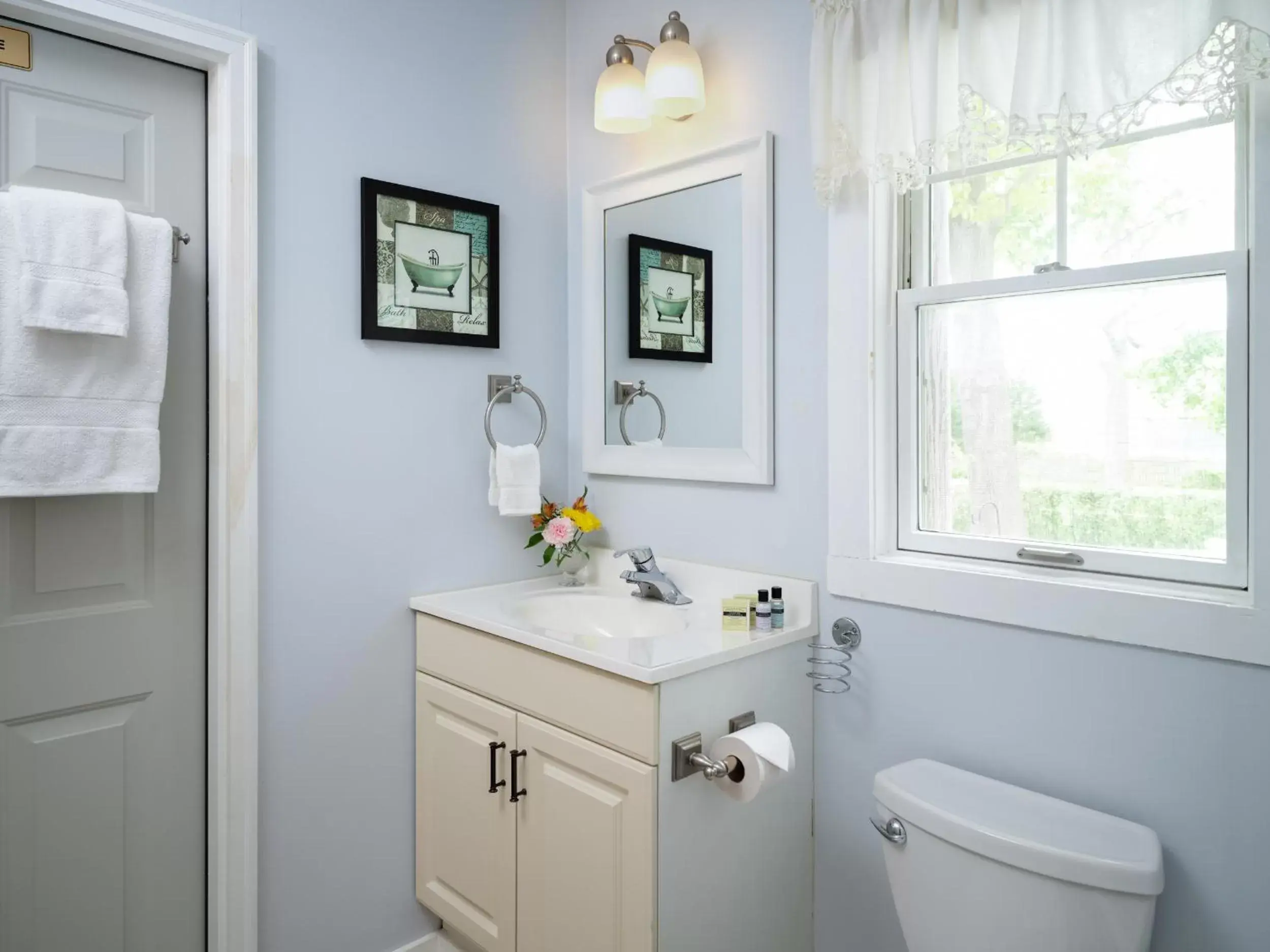 Bathroom in Keystone Inn Bed and Breakfast