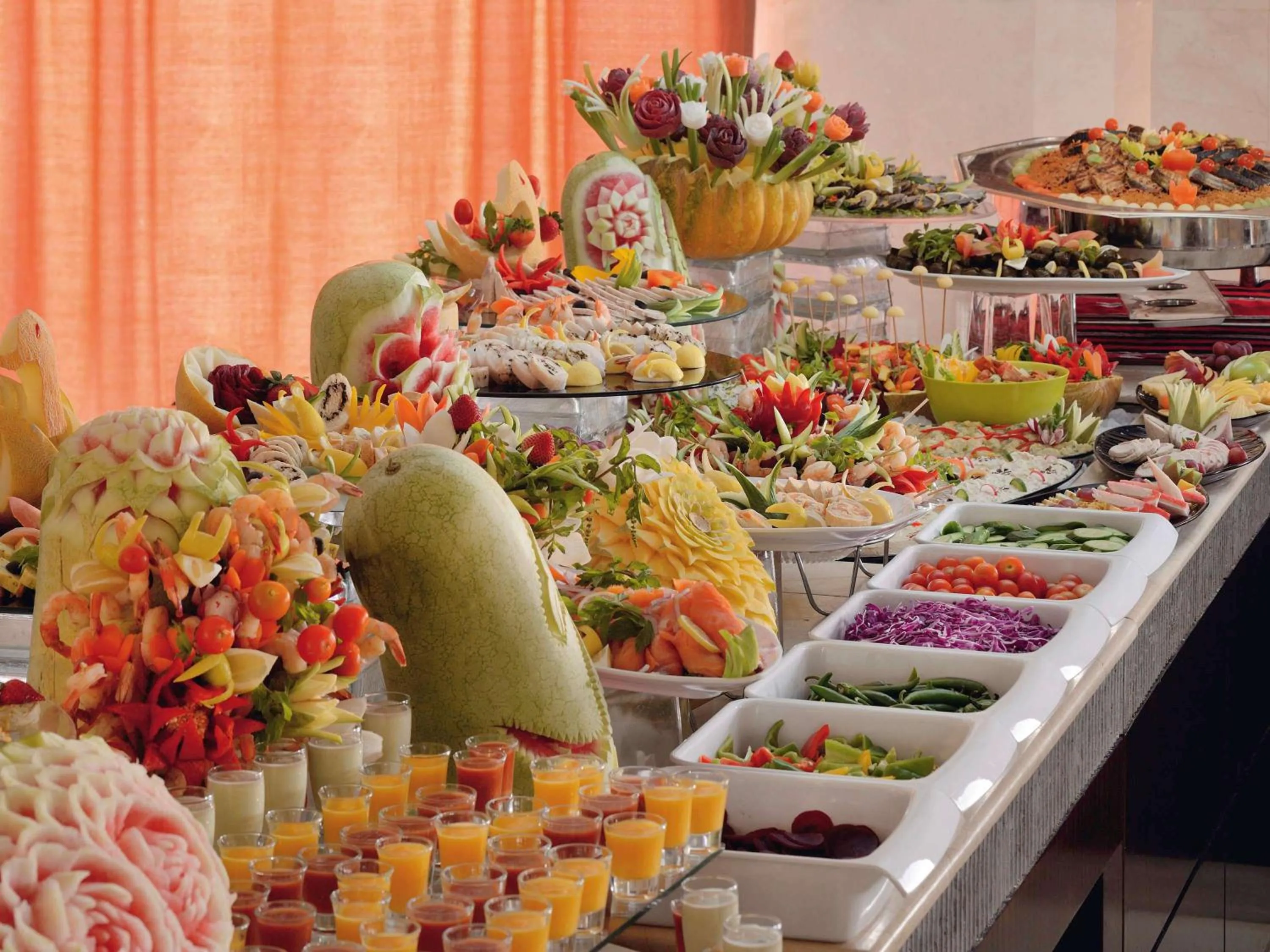 Restaurant/places to eat in Movenpick Hotel Qassim