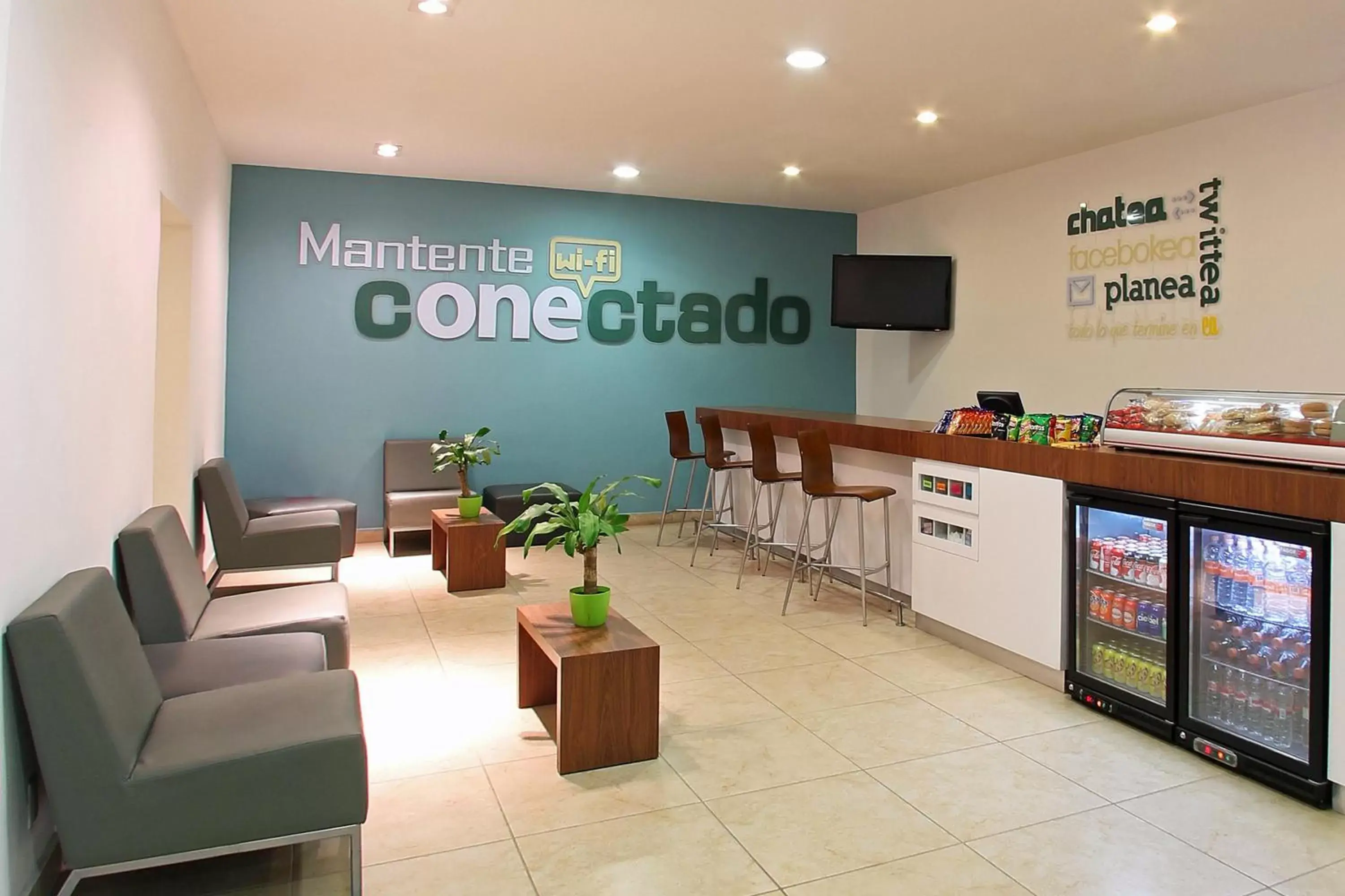 Restaurant/places to eat in One Queretaro Aeropuerto