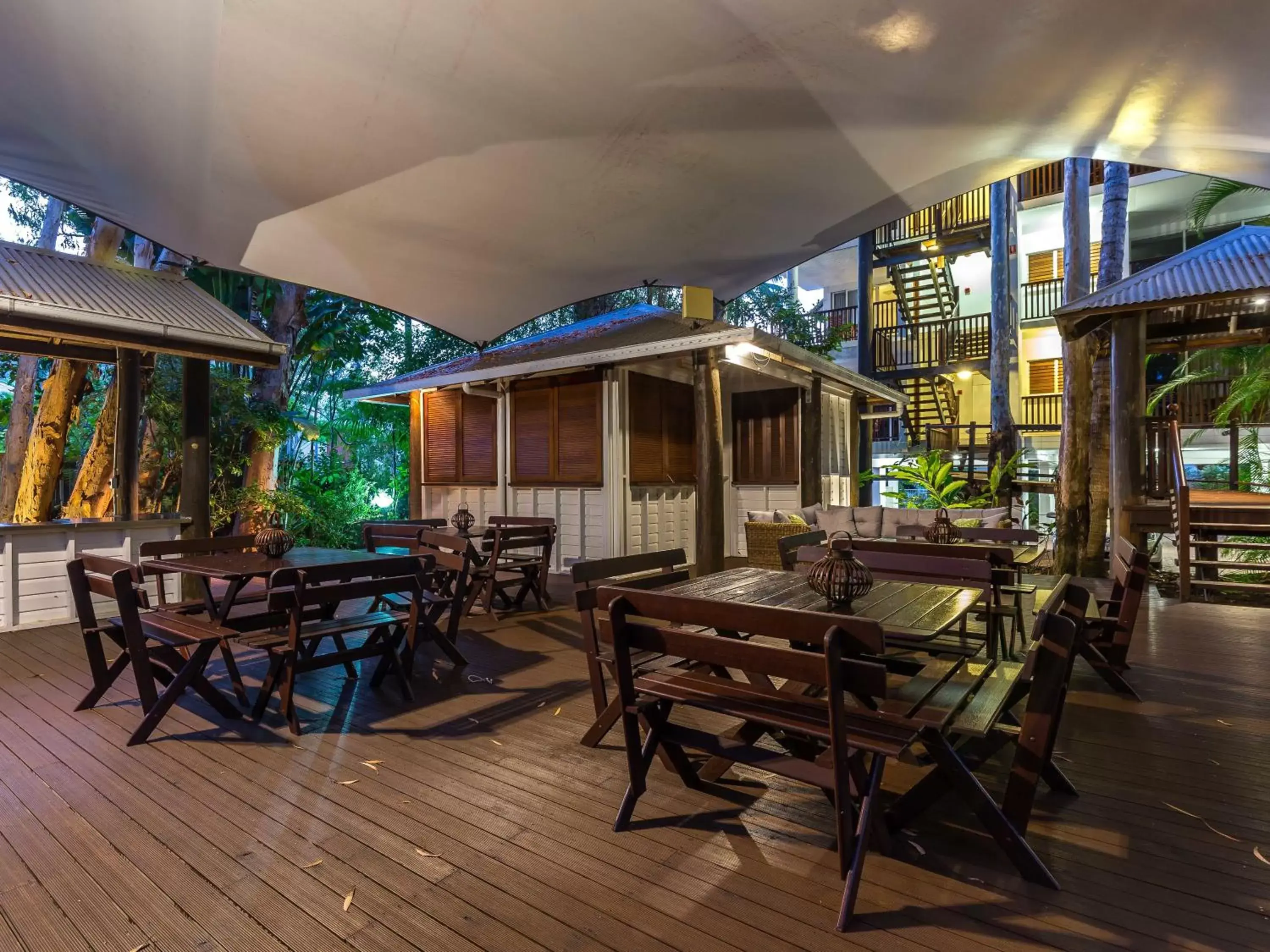 BBQ facilities, Restaurant/Places to Eat in The Reef Retreat Palm Cove
