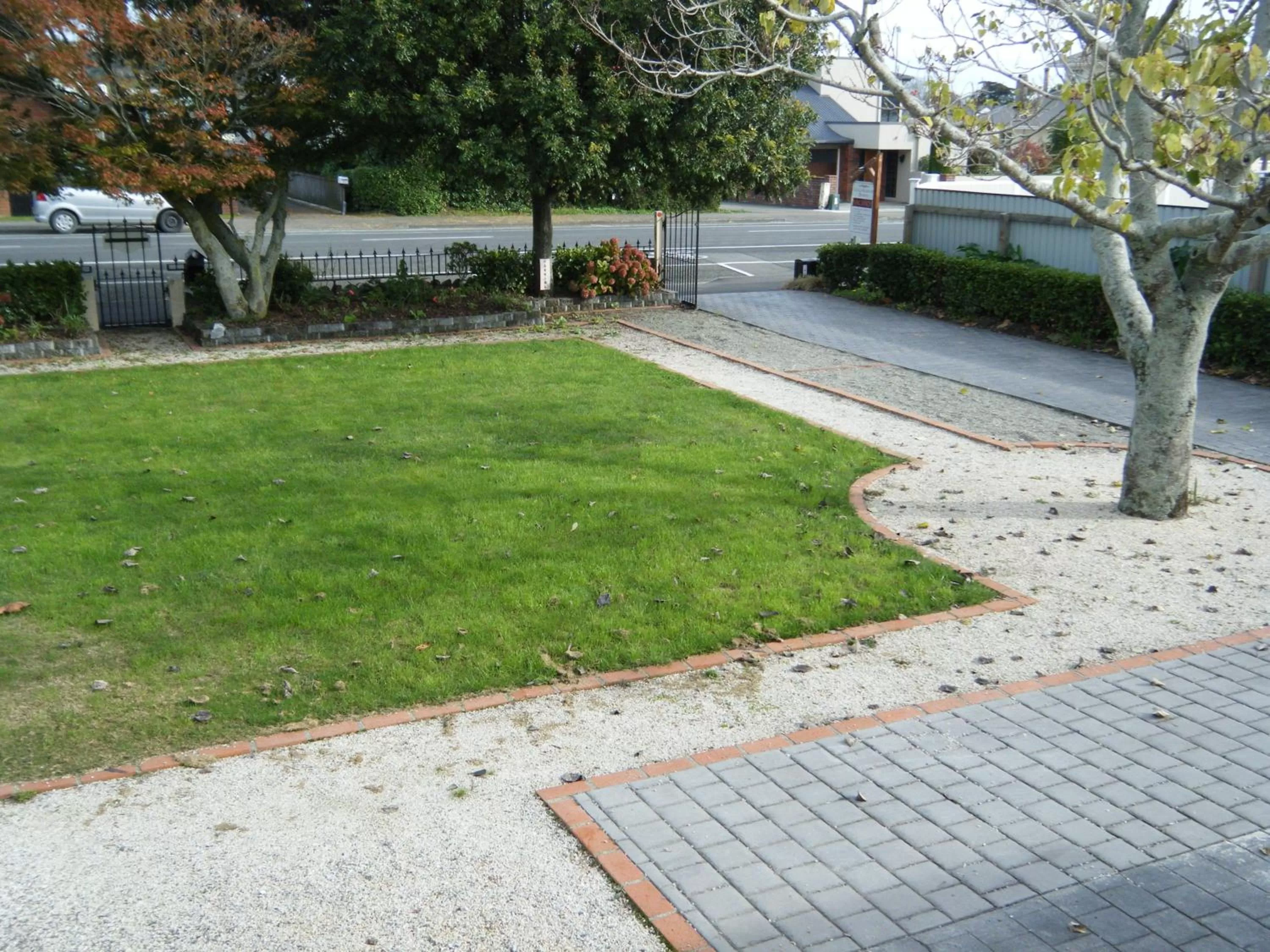 Day, Garden in Collingwood Manor