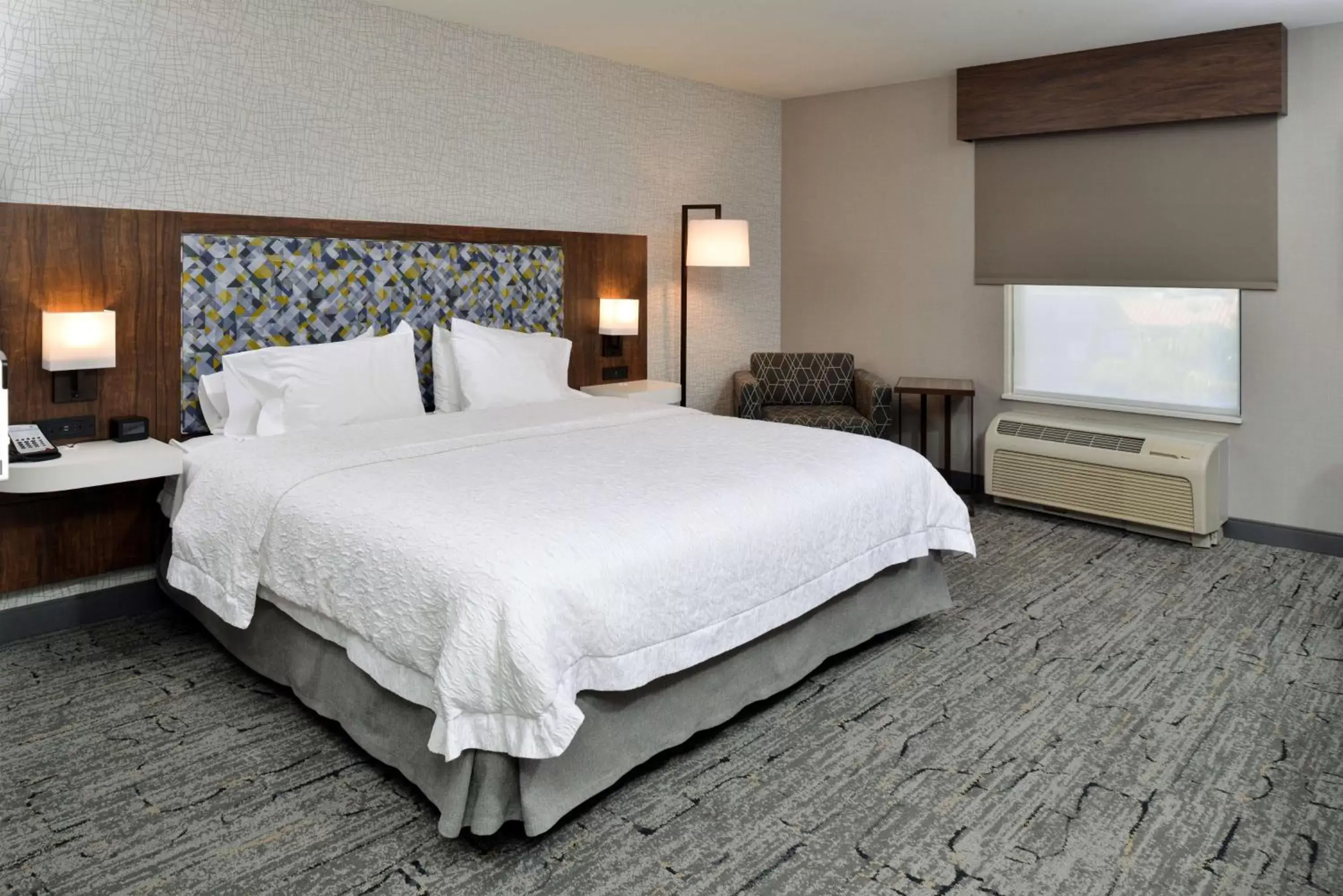 Bed in Hampton Inn & Suites Las Vegas Airport