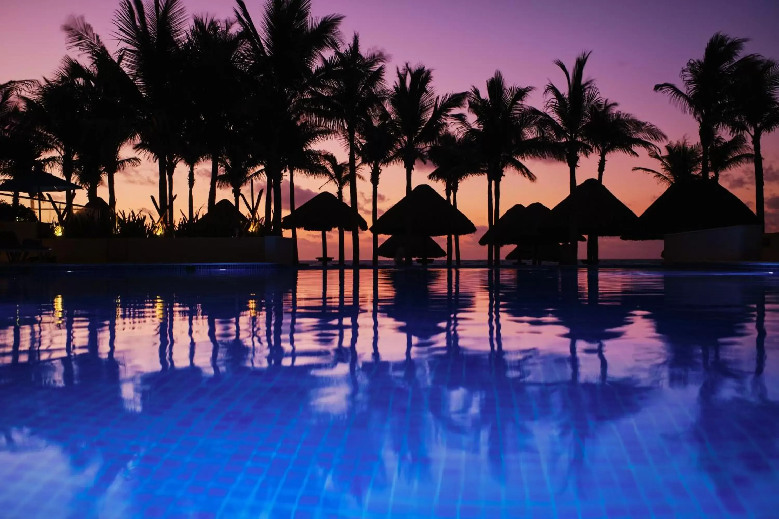 Swimming Pool in Hotel NYX Cancun