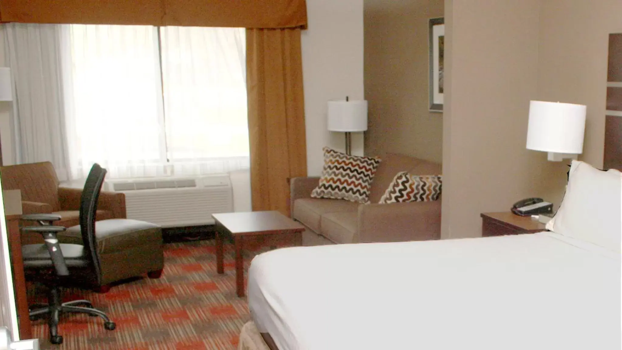 Photo of the whole room in Holiday Inn Express & Suites Cumberland - La Vale, an IHG Hotel