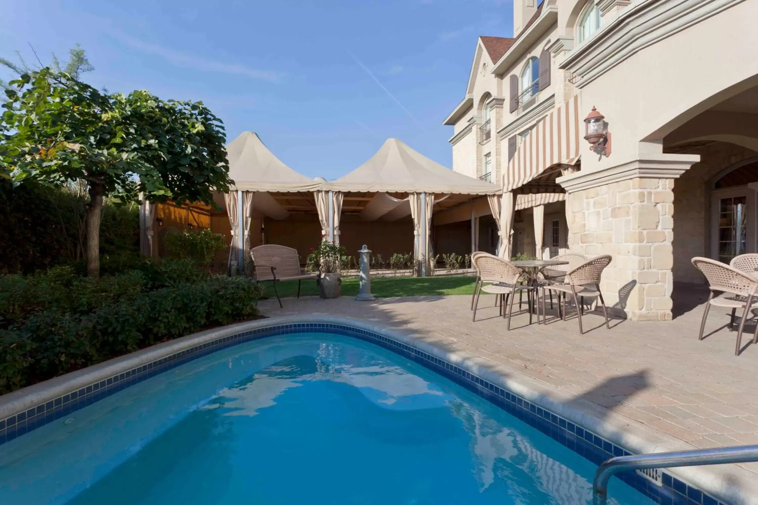 Swimming Pool in Le St-Martin Hotel & Suites