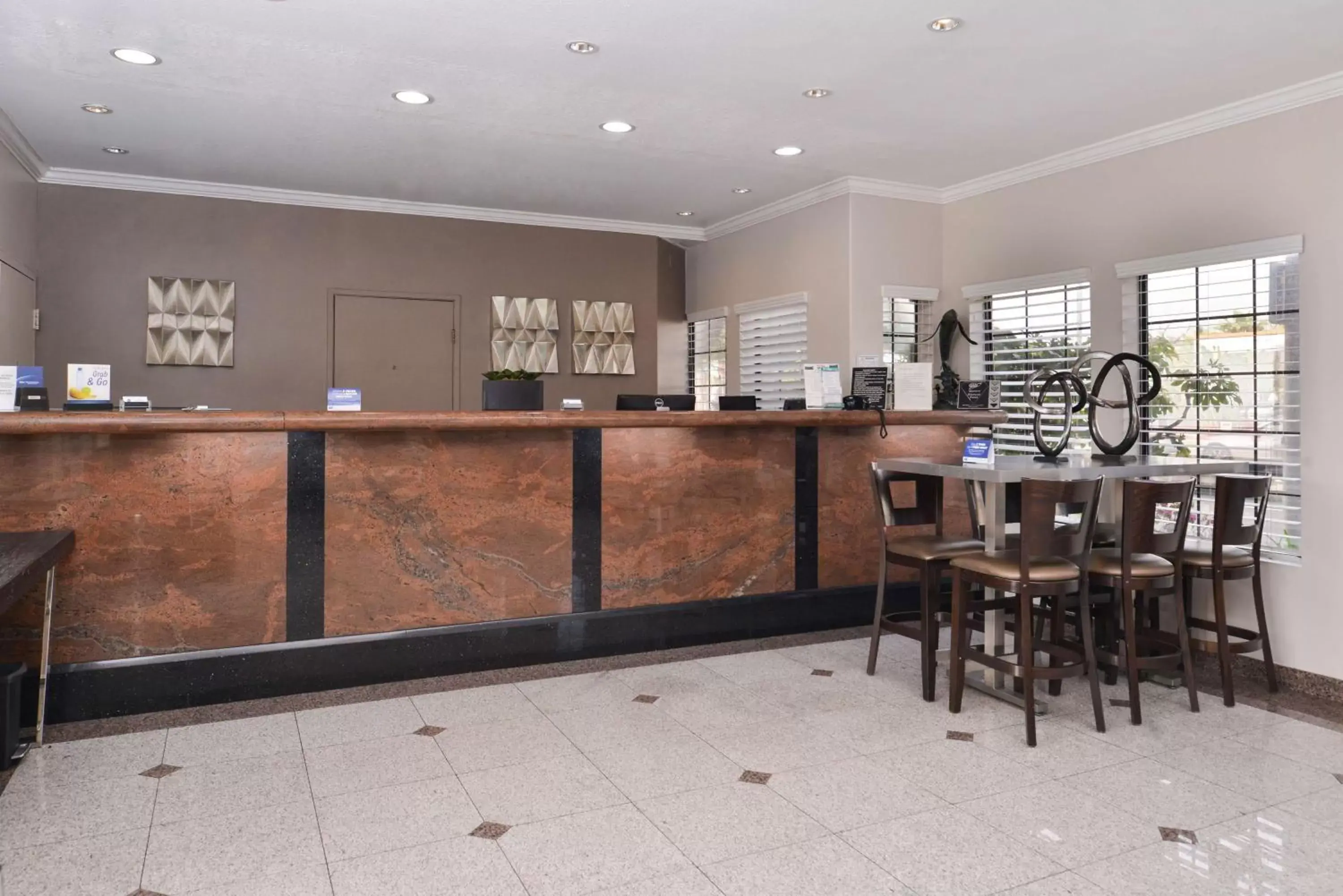 Lobby or reception in Best Western Airpark Hotel - Los Angeles LAX Airport Lobby or reception in Best Western Airpark Hotel - Los Angeles LAX Airport