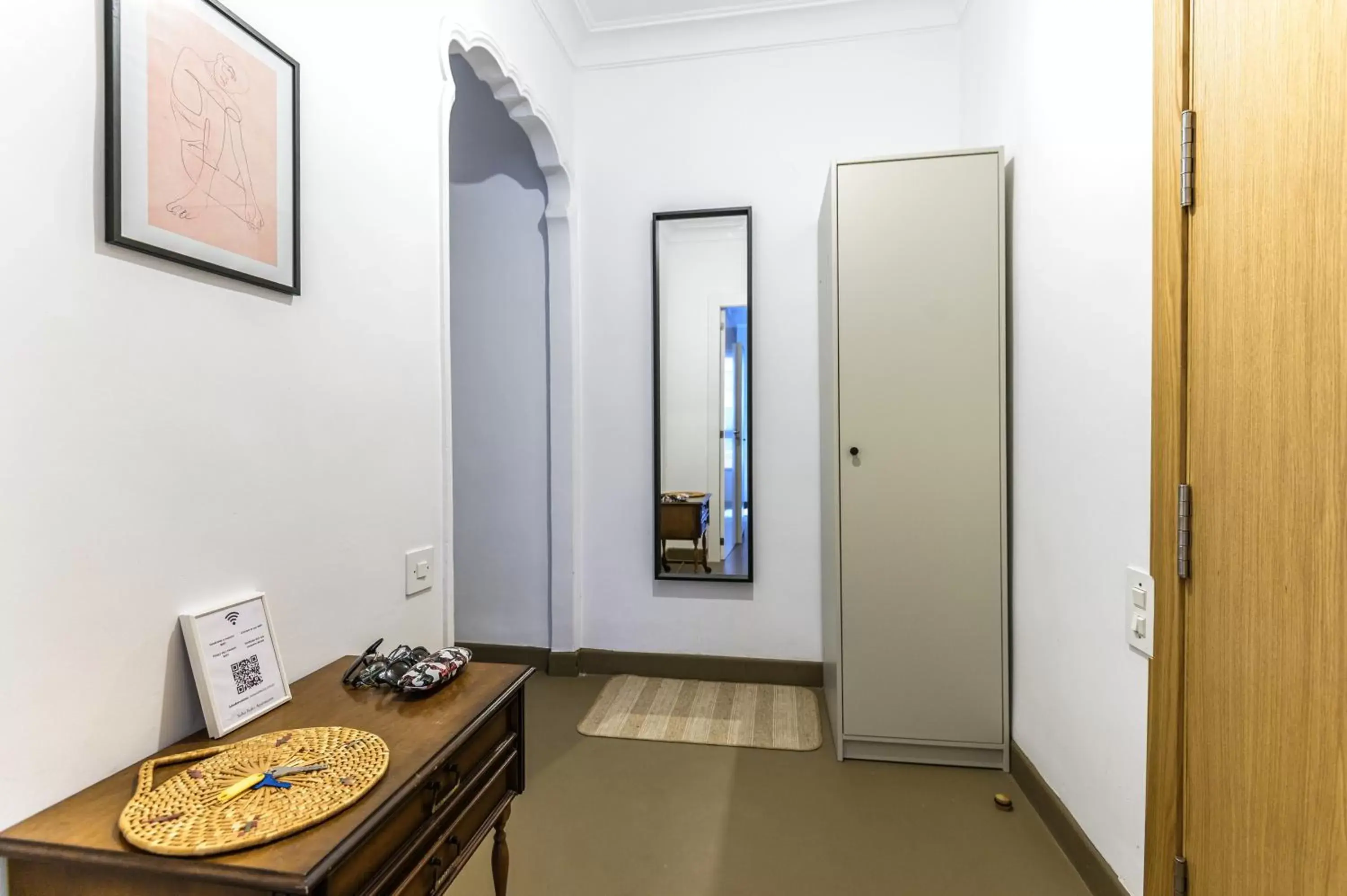 wardrobe in Soho Boho Apartments - with sunny rooftop terrace and fiber optic internet