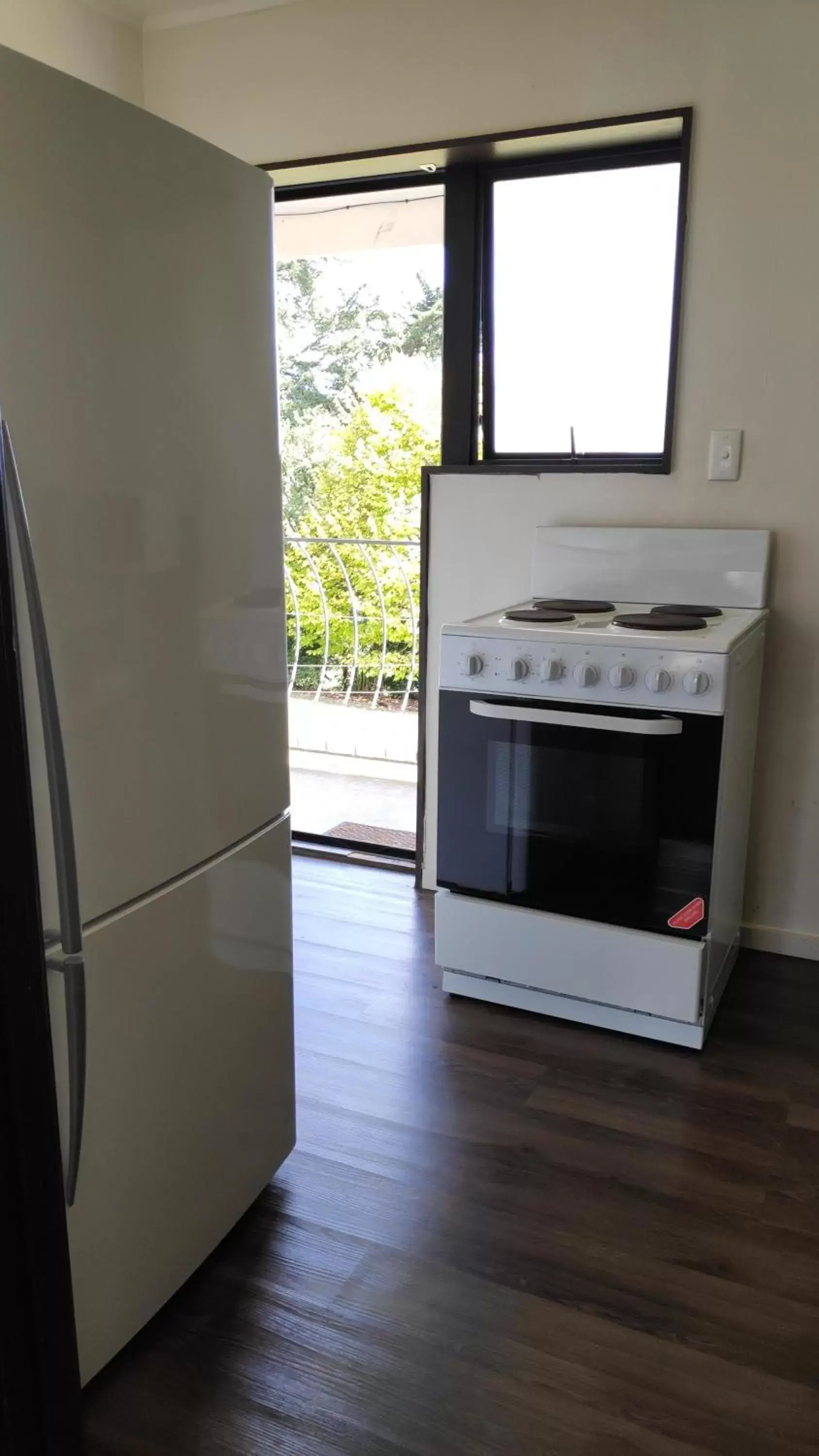 Kitchen or kitchenette, Kitchen/Kitchenette in Drury Motor Lodge