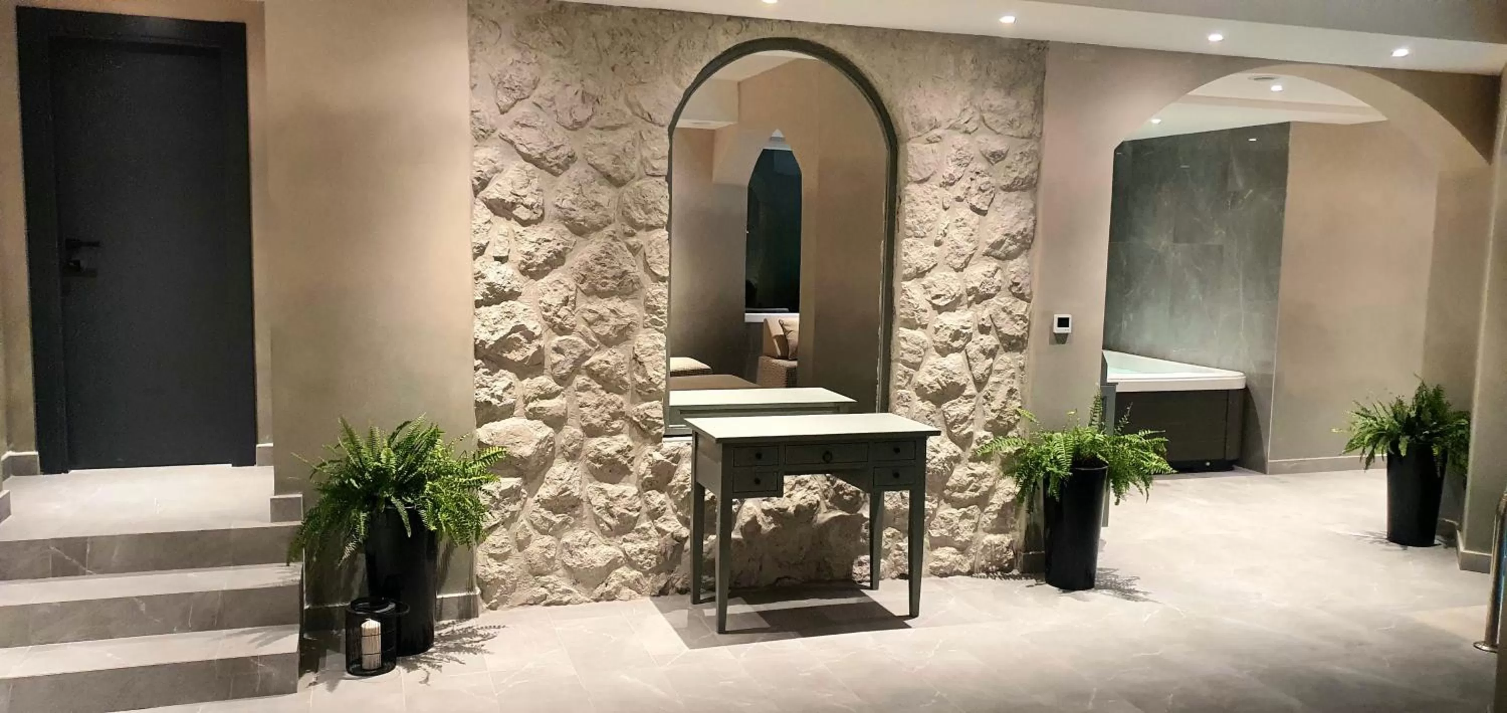 Swimming pool in Boutique Hotel Acacia