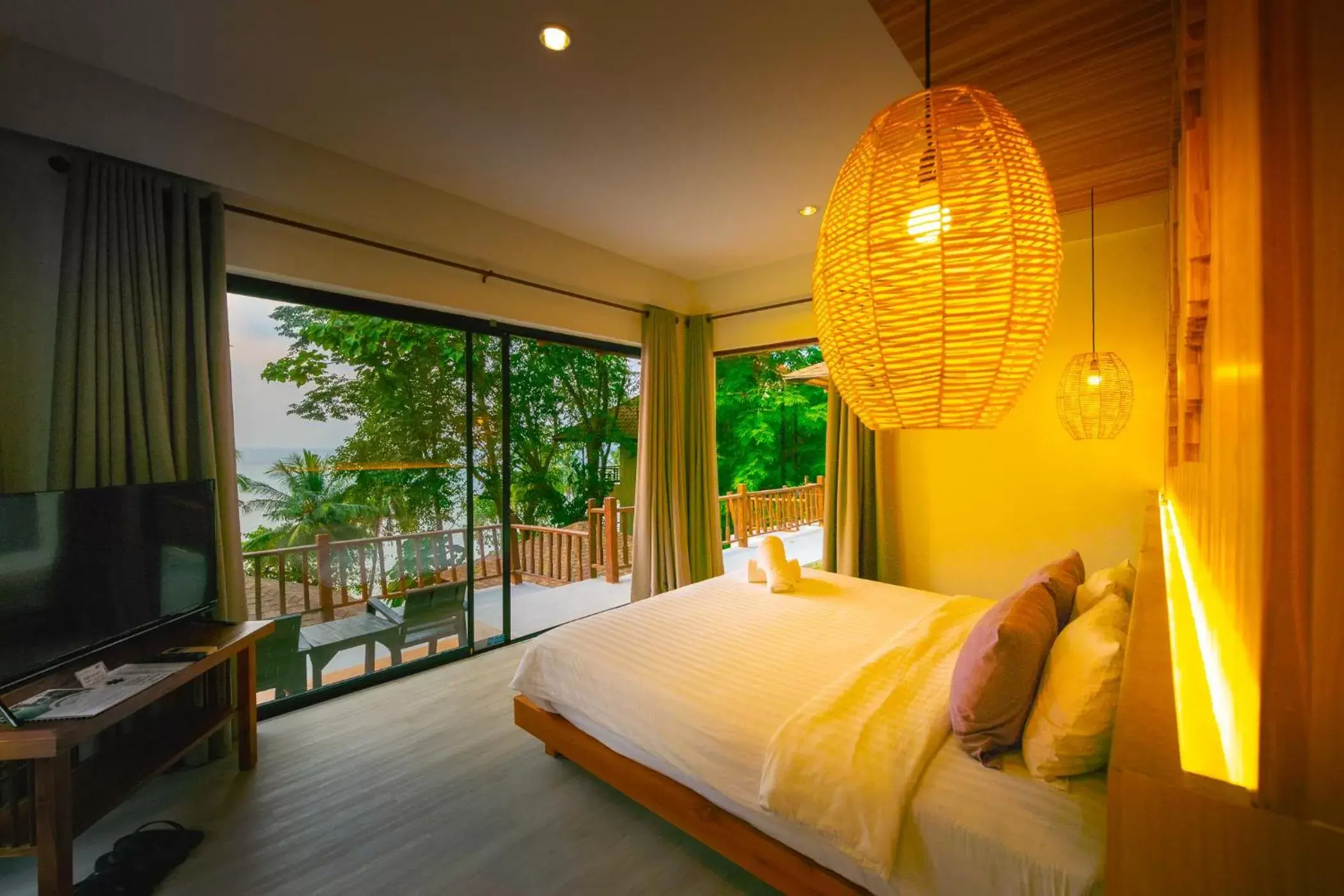 Bed in Siam Bay Resort