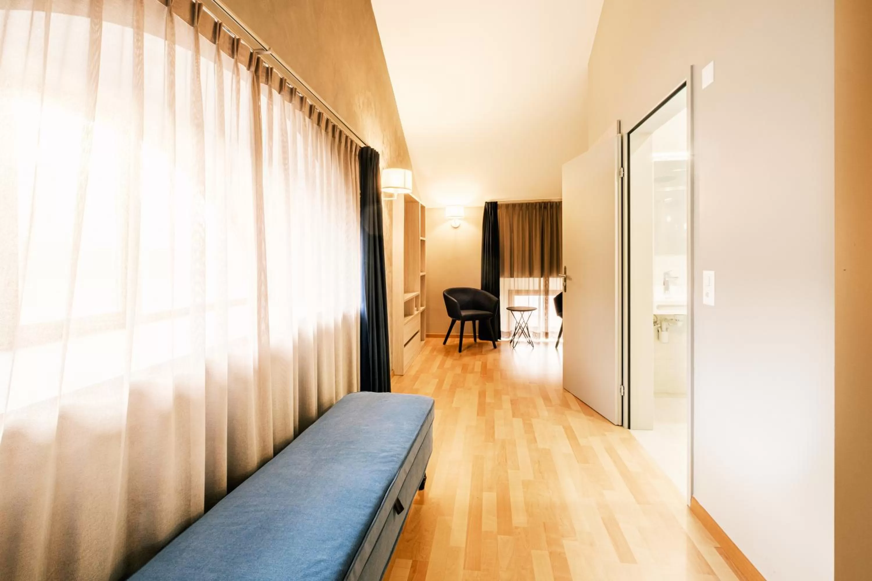 Photo of the whole room, Bed in Hotel Zurigo Downtown